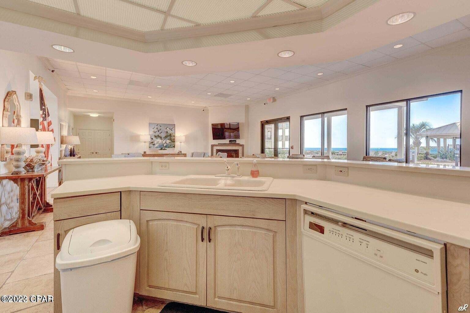 Summerwinds Condo - Residential