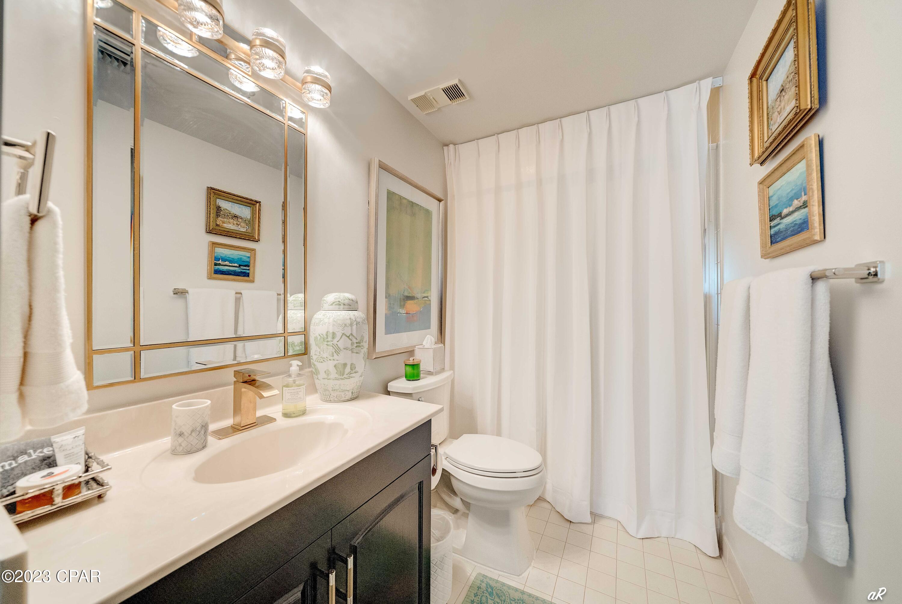 Summerwinds Condo - Residential