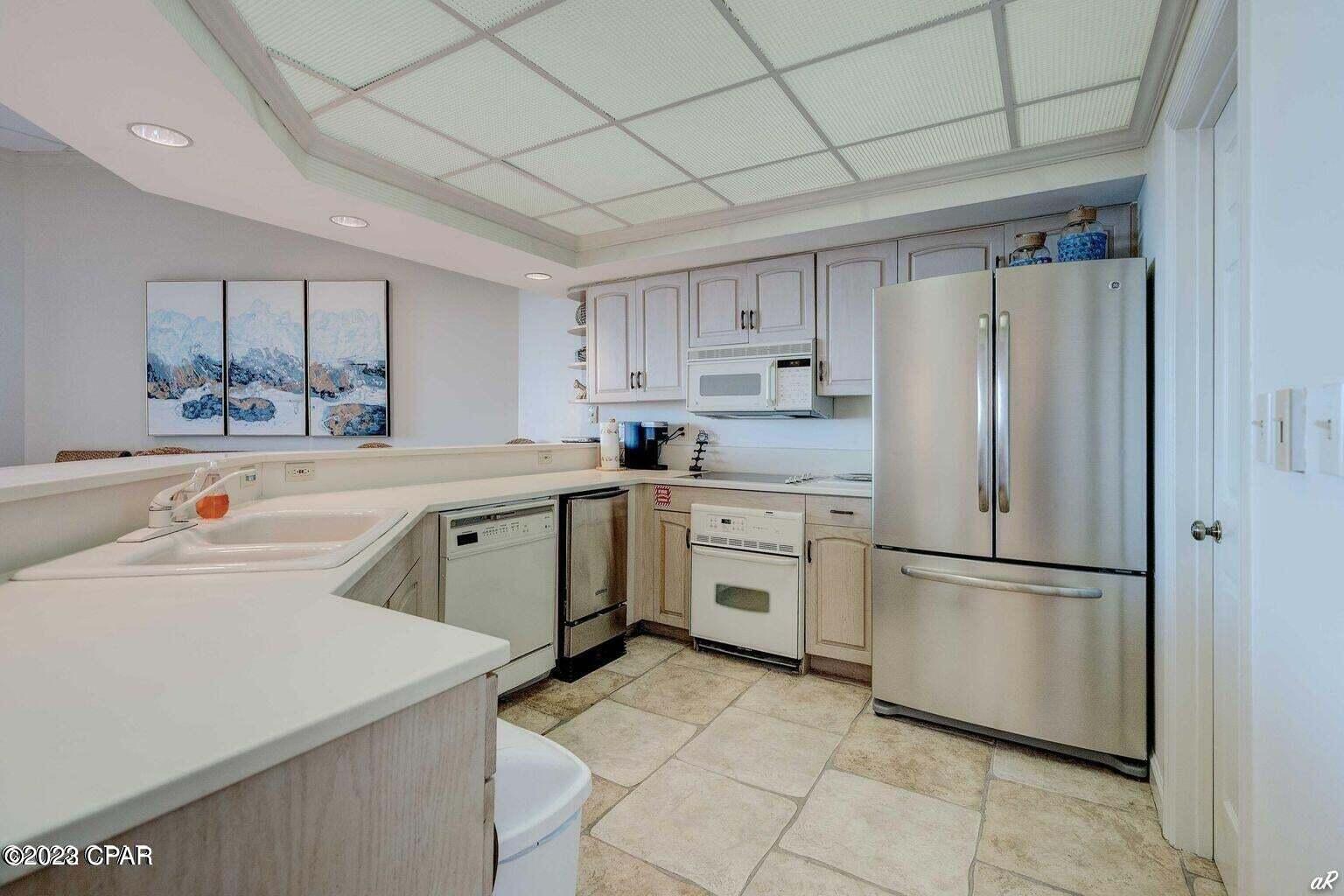 Summerwinds Condo - Residential