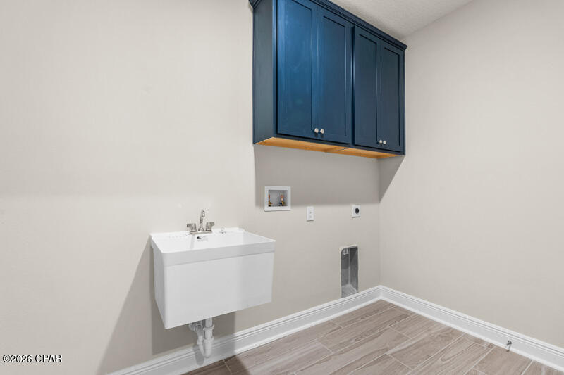 Lake Merial - Residential