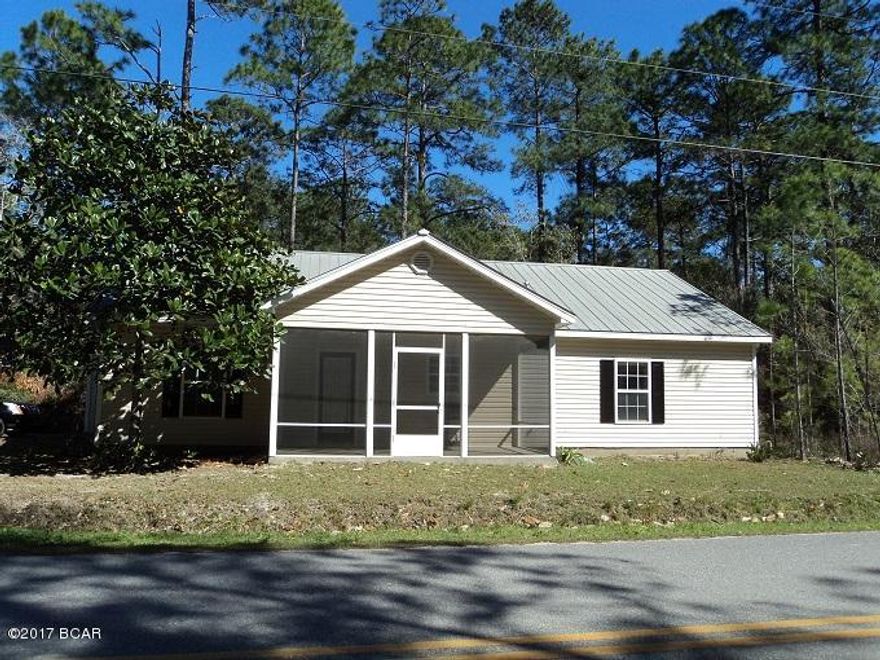 Very nice 3BR/2BA home in Beautiful Magnolia Beach. Close to Choctawhatchee Bay. Very quiet area north of Grayton Beach