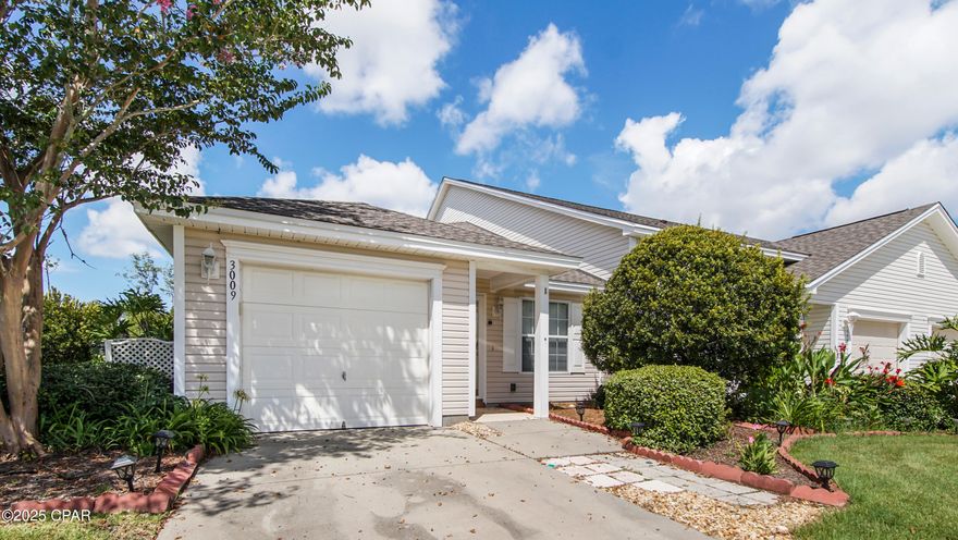 2 bedroom 2 bath with garage in The Hammocks