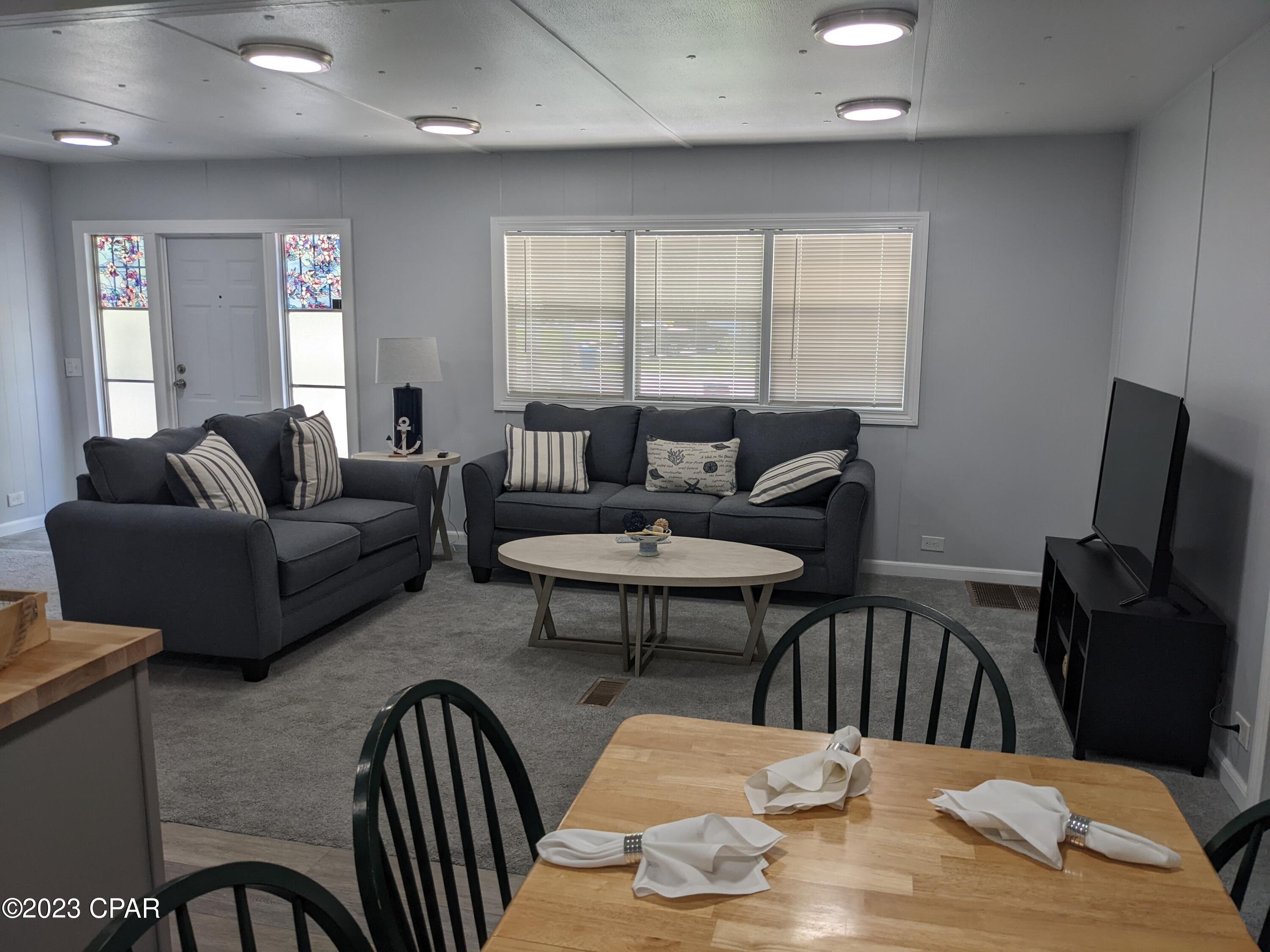 North Lagoon Oaks 7th Add - Residential