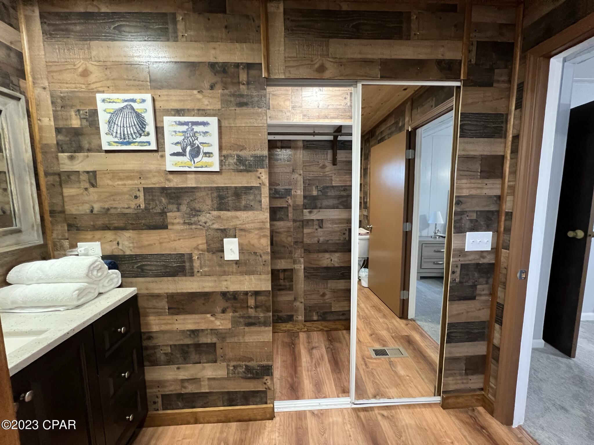 North Lagoon Oaks 7th Add - Residential