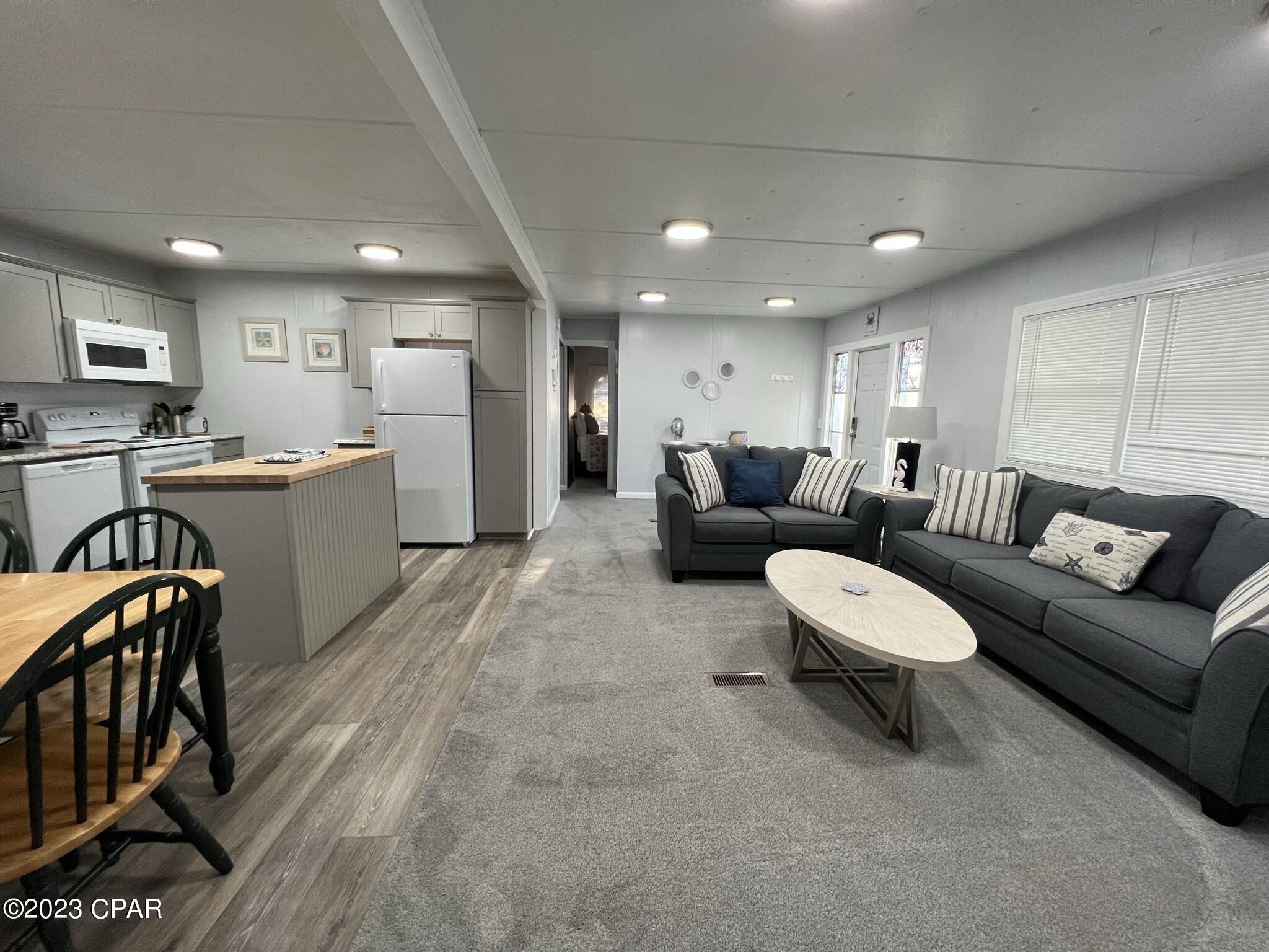 North Lagoon Oaks 7th Add - Residential