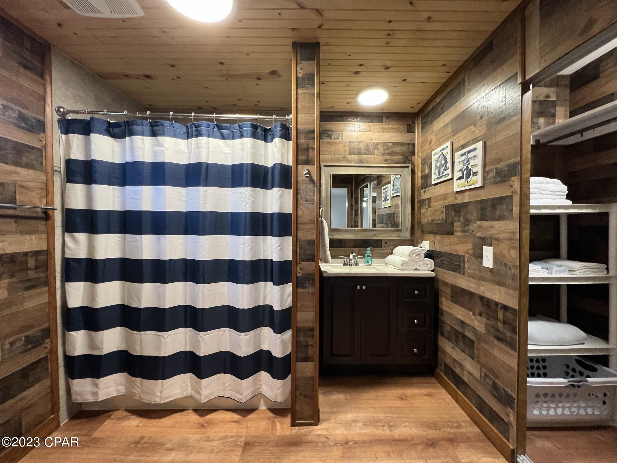 North Lagoon Oaks 7th Add - Residential