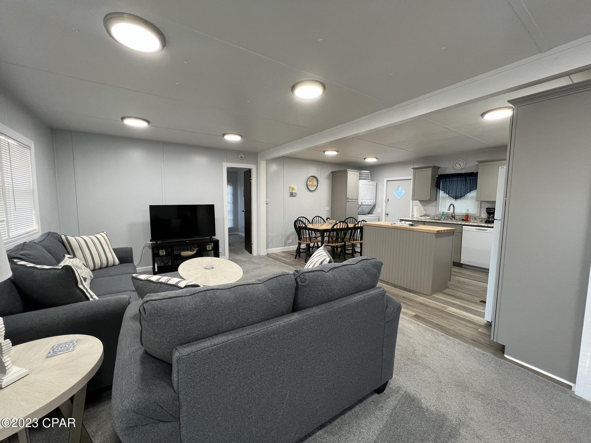 North Lagoon Oaks 7th Add - Residential