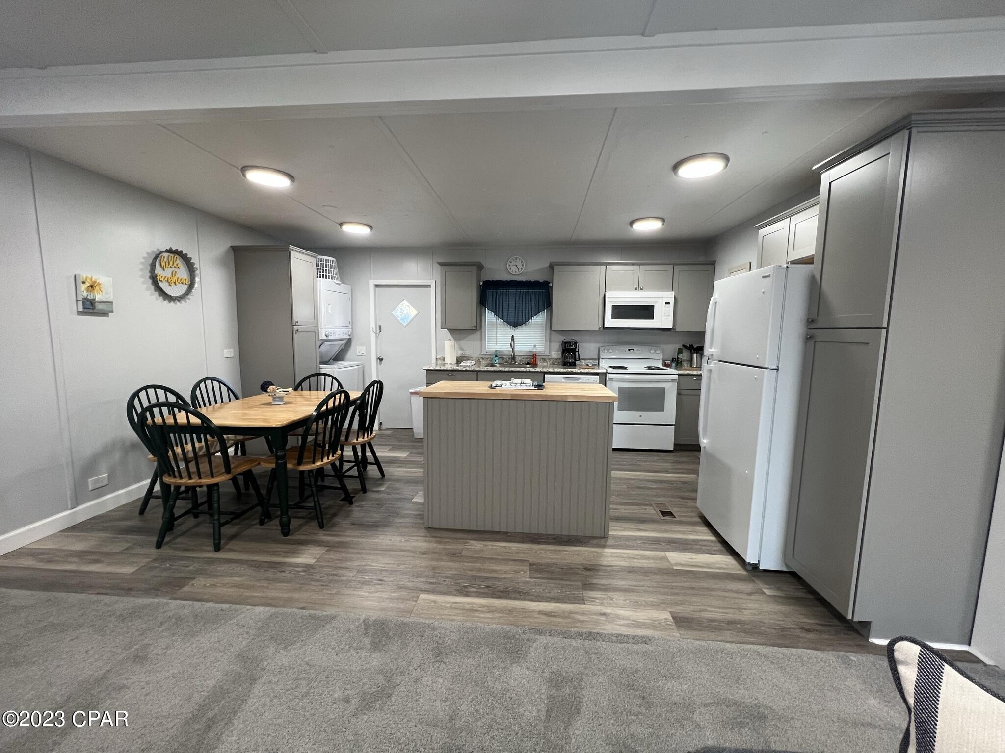 North Lagoon Oaks 7th Add - Residential