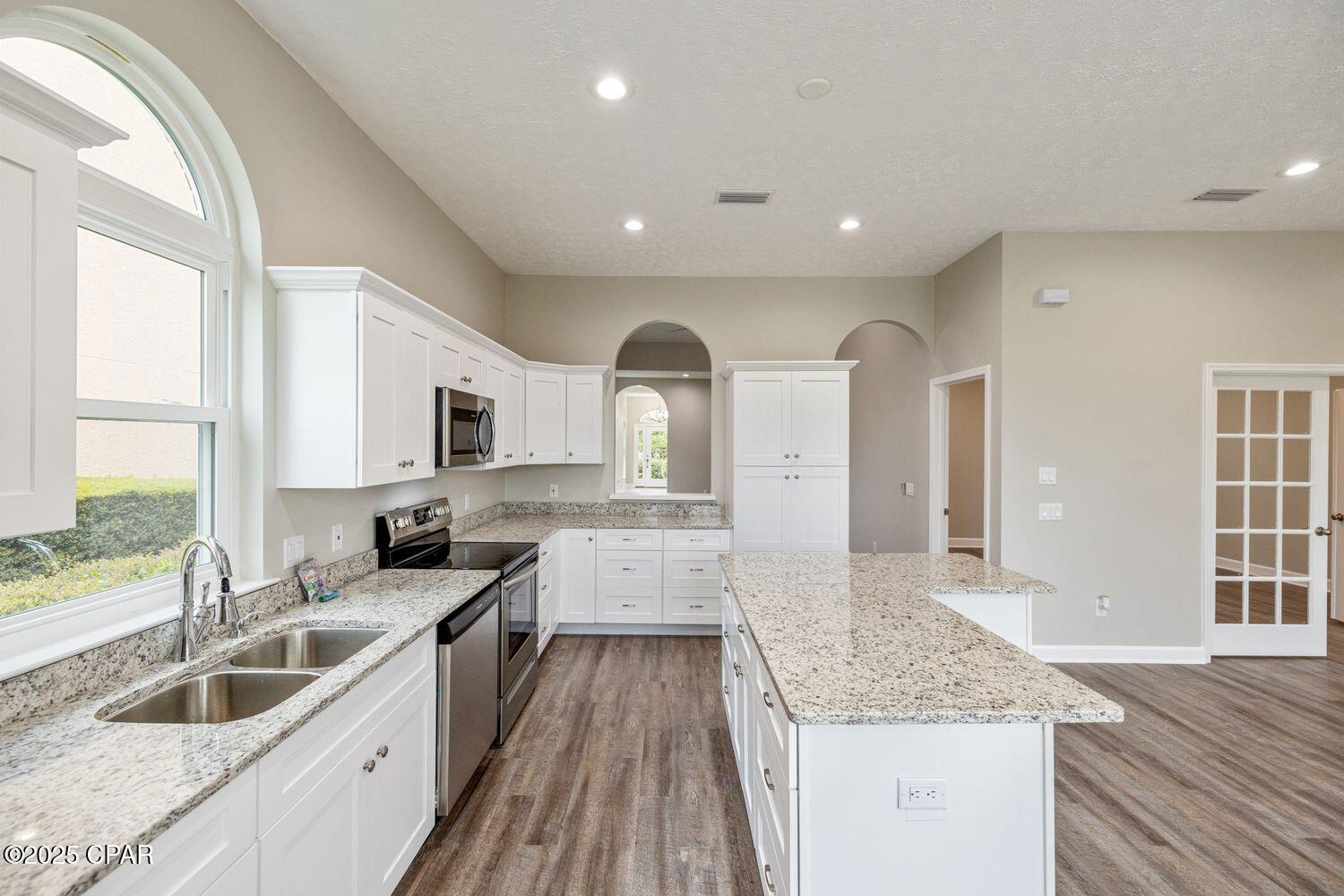 Country Club Harbour Estates - Residential