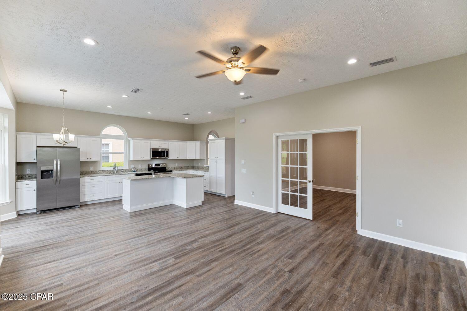 Country Club Harbour Estates - Residential