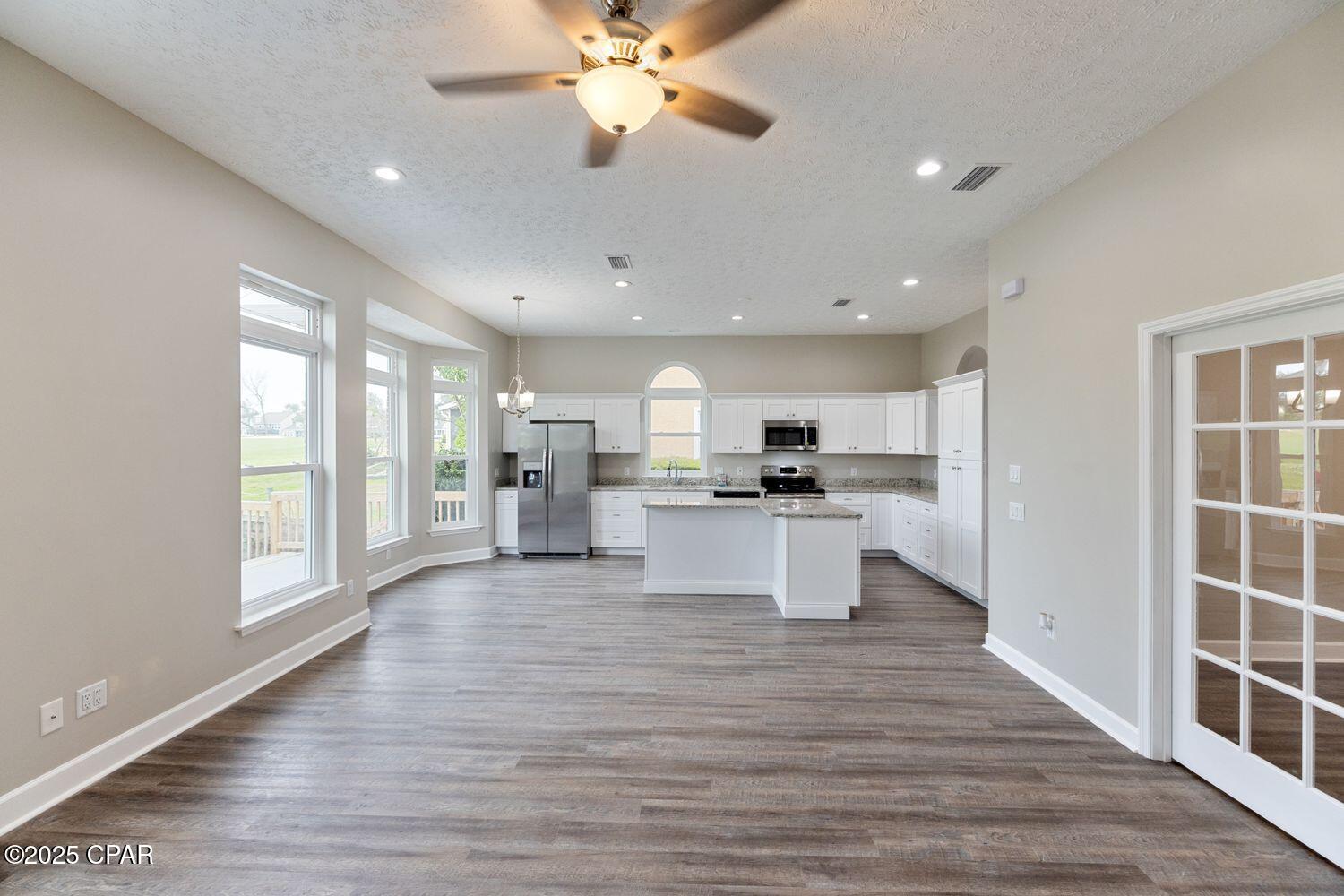 Country Club Harbour Estates - Residential