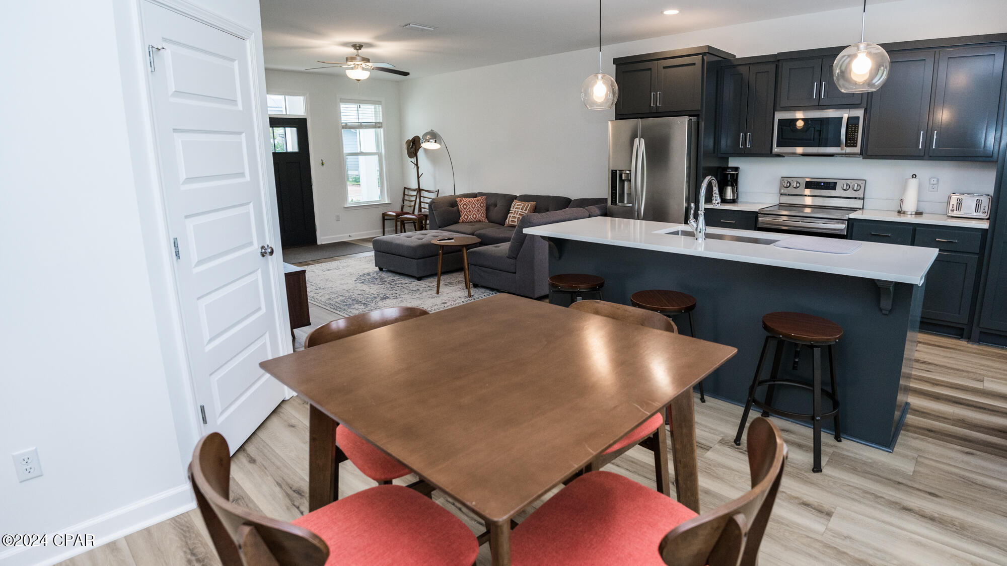 Panama City, Florida 32404, United States, 4 Bedrooms Bedrooms, ,3 BathroomsBathrooms,Residential,Pending,61977