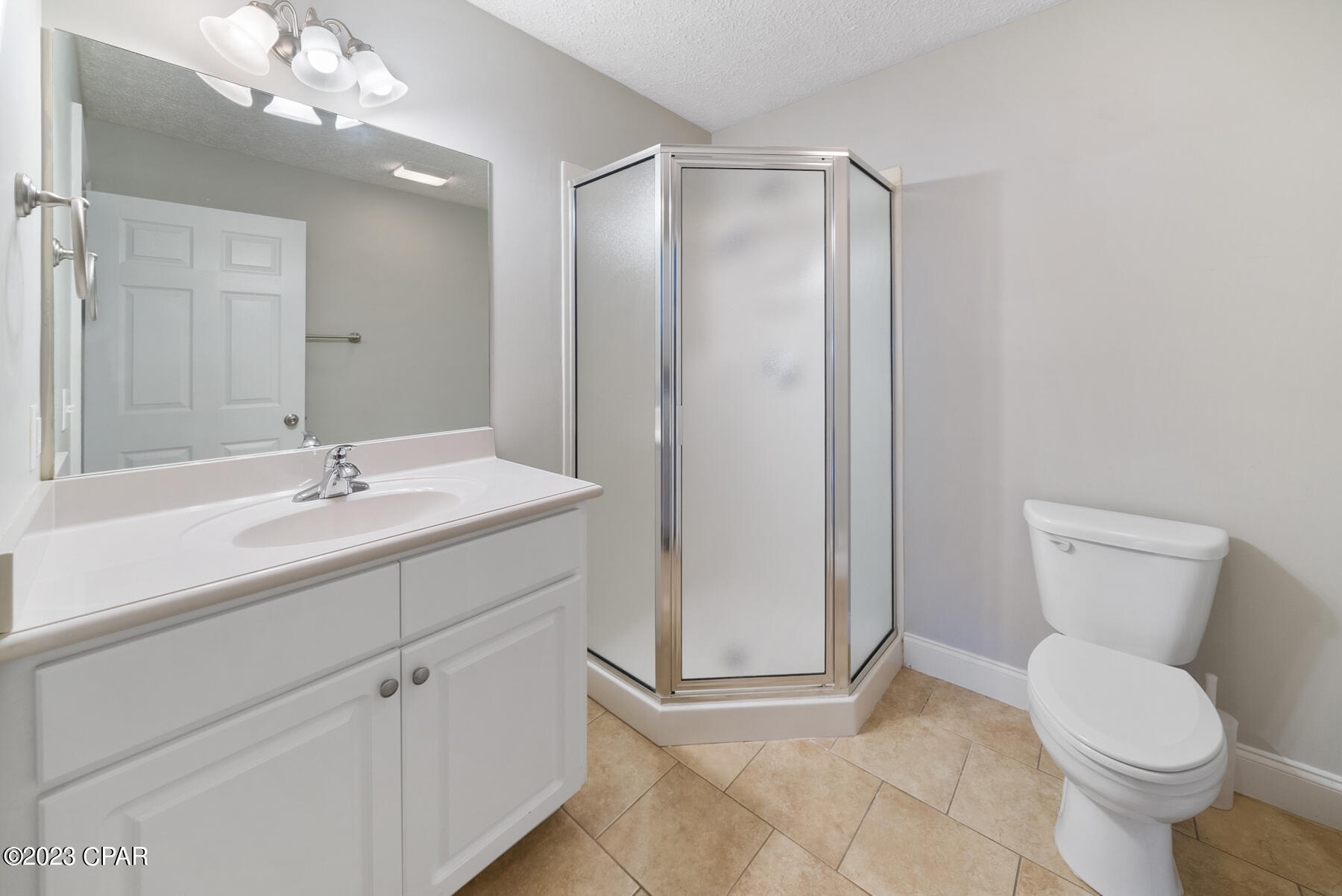 Laguna Beach Estates 9th Add - Residential Lease