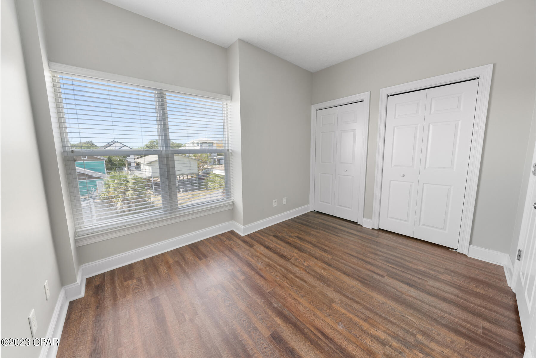 Laguna Beach Estates 9th Add - Residential Lease