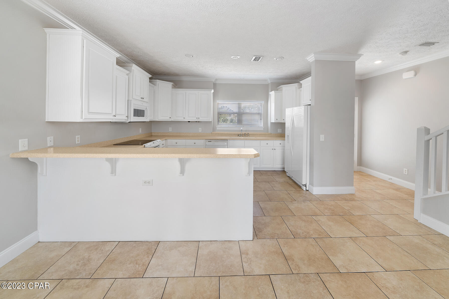 Laguna Beach Estates 9th Add - Residential Lease