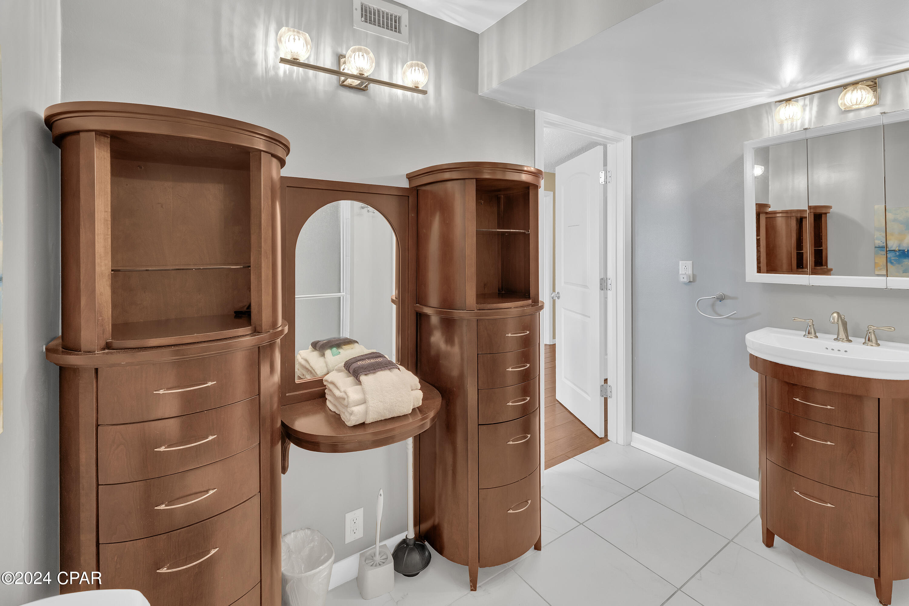 Regency Towers - Residential