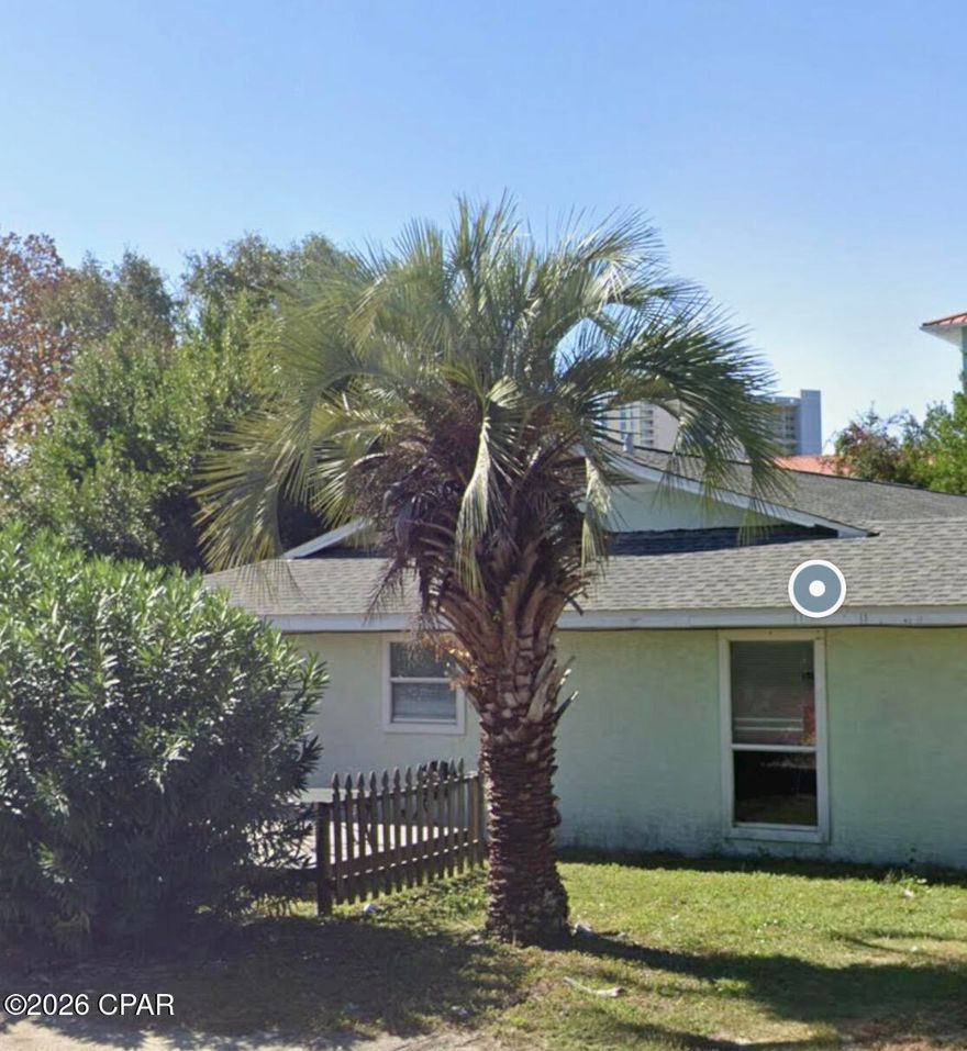 VERY CUTE TRIPLEX, WEST END OF BEACH
NEWLY REMODELED. 2 bedroom/2 bathroom Walk to beach, Pier Park, restaurants.