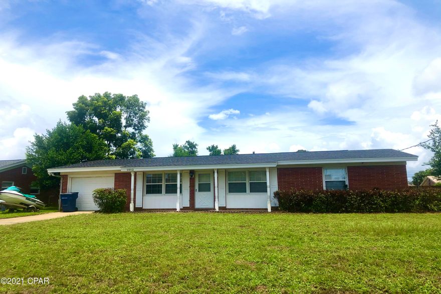 Great location! This 3 bedroom/2 bath home has many updates. Newer roof and major systems. Bathrooms have been remodeled. This home also has a well for irrigation. 



The only thing left to do is floors of your choice in the interior. Would make a great flip/rental investment or starter home. All information deemed accurate, but please verify if important.