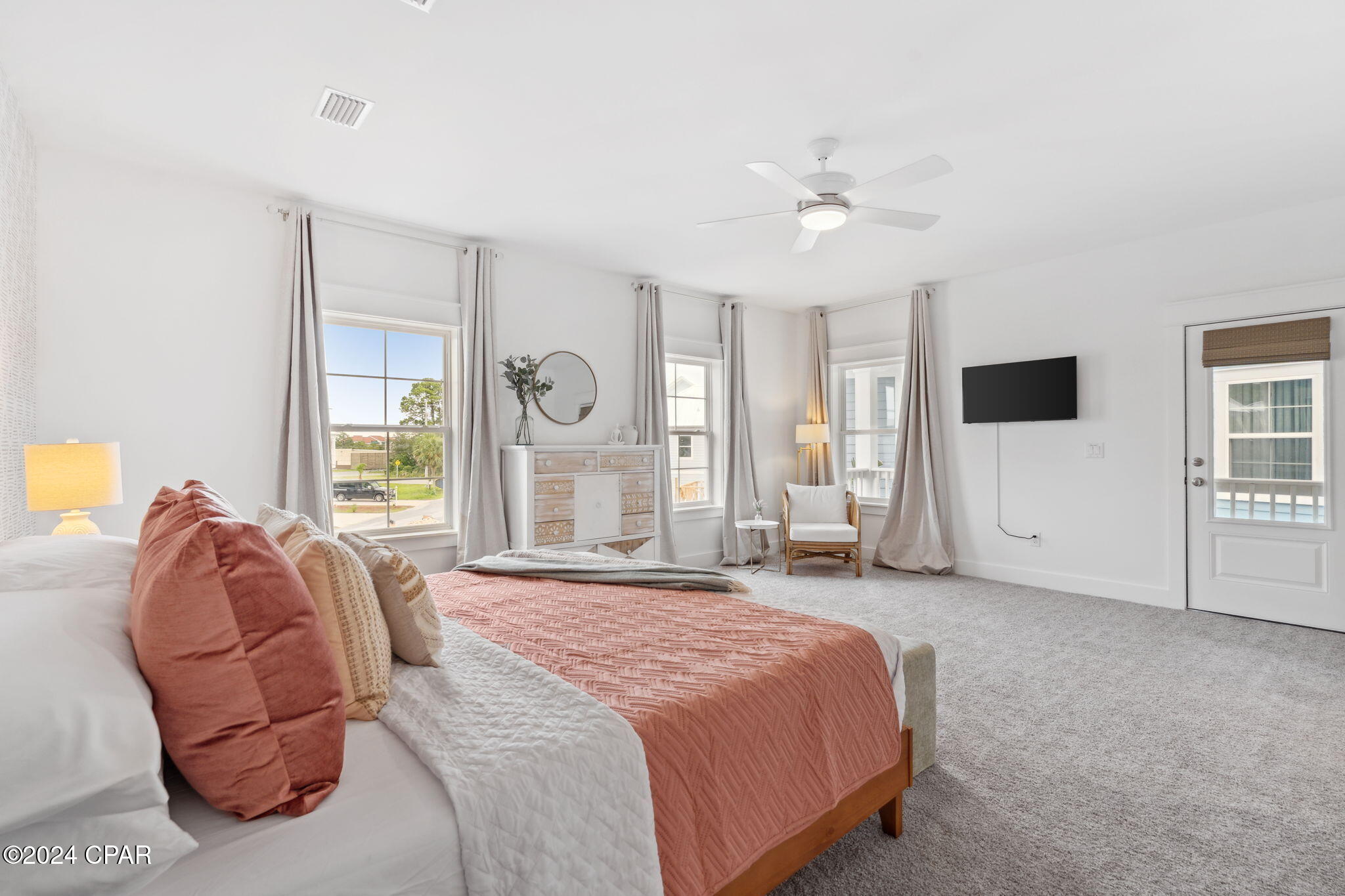 Lagoon Manor - Residential