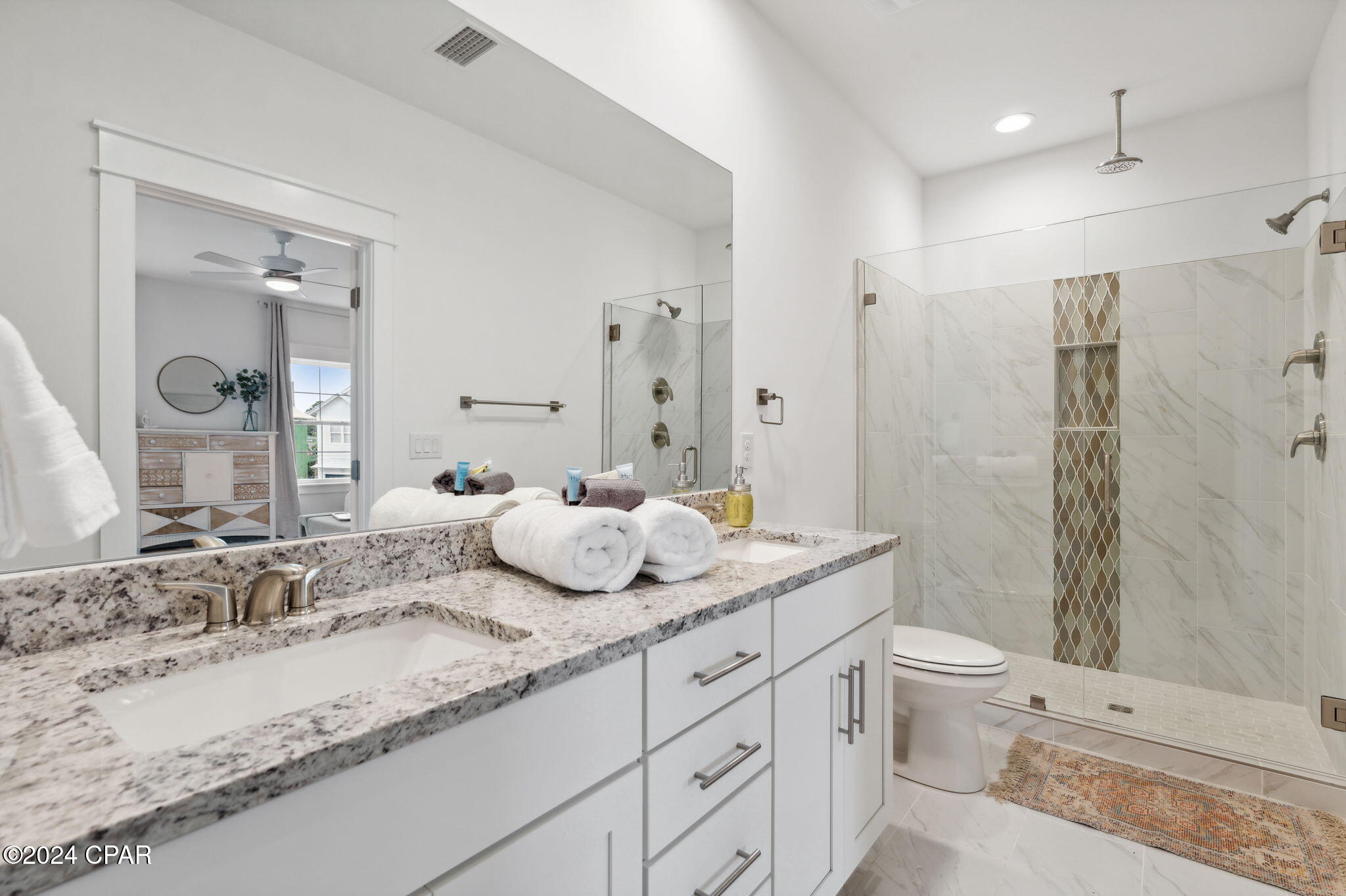 Lagoon Manor - Residential