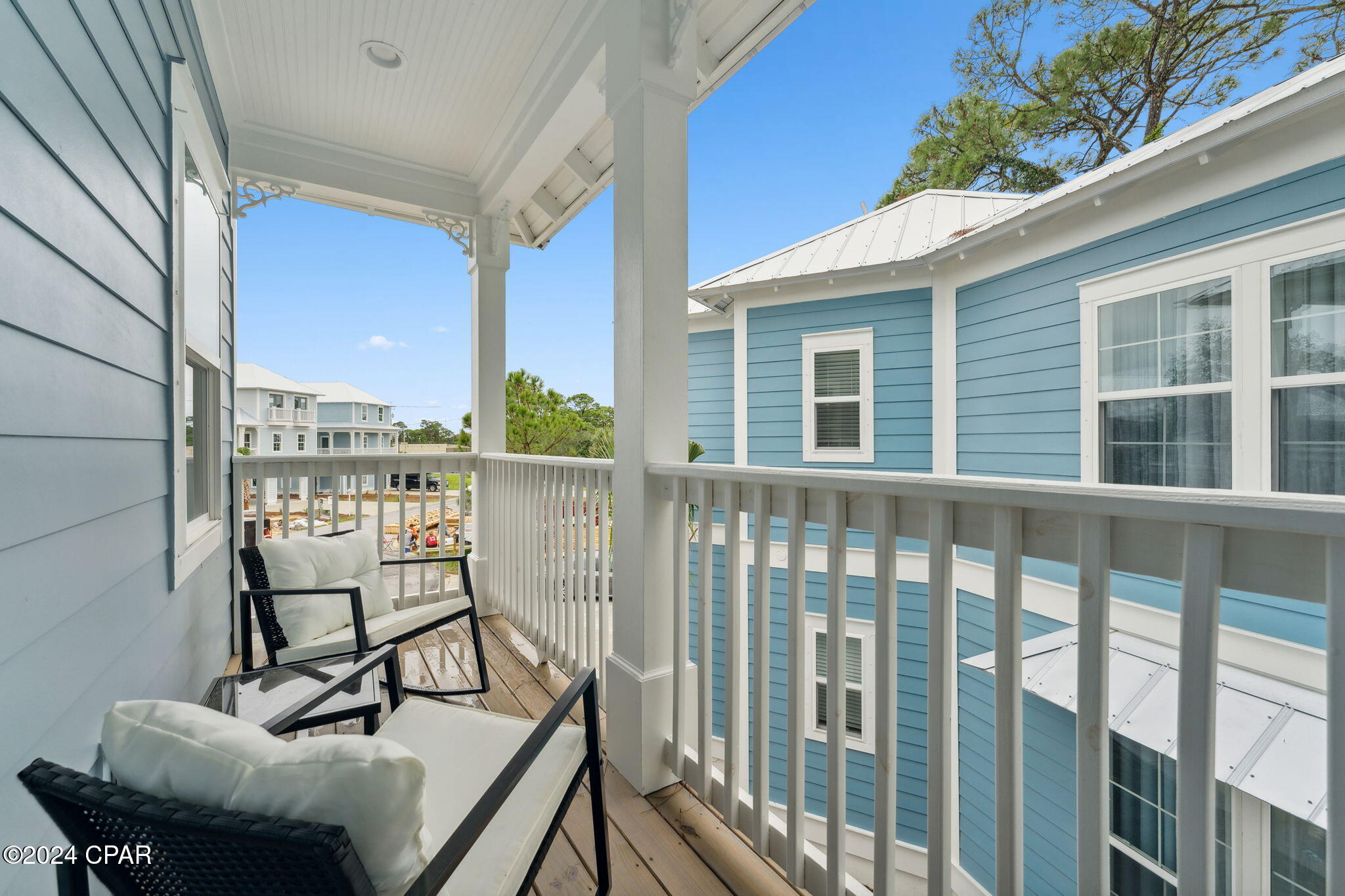 Lagoon Manor - Residential