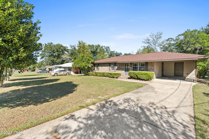 Welcome to 555 Davis Street! This delightful 3-bedroom, 1-bathroom home is the perfect blend of comfort and functionality. This property offers a fenced backyard with a chain-link fence and a fantastic yard building with electricity, making it an ideal choice for a variety of lifestyles.

Inside, you'll find three cozy bedrooms that provide ample space for family members or guests. Step outside, and you'll be greeted by a fenced backyard. The chain-link fence adds a practical touch, making it easy to maintain while keeping pets and little ones safe. But the highlight of the outdoor space is the yard building equipped with electricity, offering endless possibilities. It could serve as a workshop, a home office, an art studio, or simply a place to relax and enjoy your hobbies.

Don't miss the opportunity to make 555 Davis Street your new home. With its inviting living spaces, a fenced backyard, and the versatile yard building, this property offers everything you need for comfortable living and endless possibilities for personalization. Schedule a viewing today and discover the potential of this charming property.