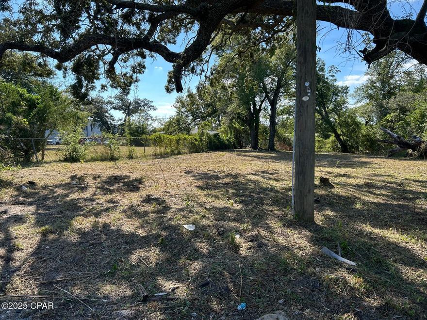 Don't miss this rare residential lot at 1603 Lincoln Ave in Panama City. Just 7 blocks from the waterfront, close to amenities, Gulf Coast State College, and a Grade A Charter School. Perfect for building your dream home. Contact us to schedule a viewing today