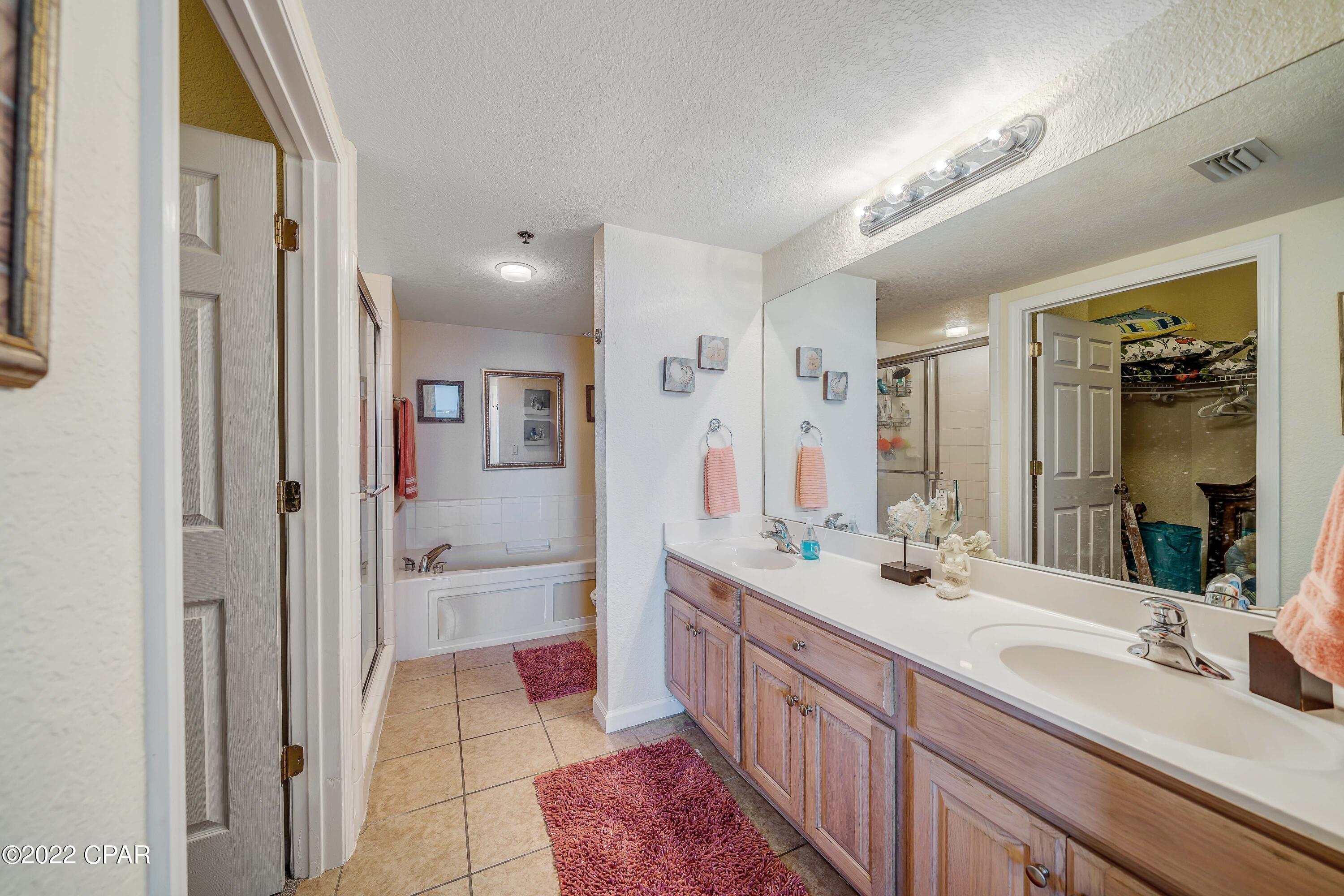 Hibiscus By The Bay - Residential