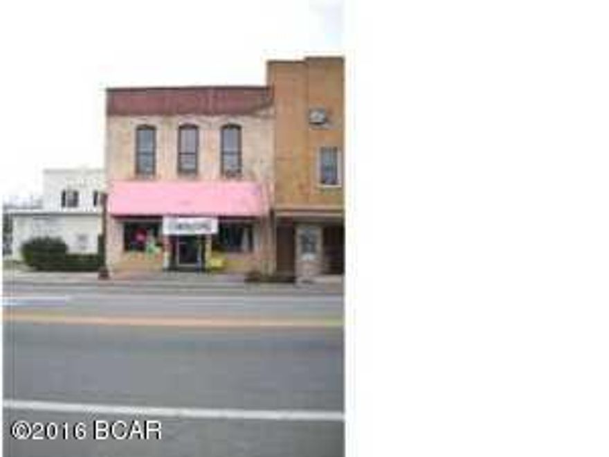 Reduced Price!!! Wonderful opportunity to own a historic brick building in beautiful Downtown Chipley. 

This two story building is waiting for the right person to bring it back to life. You can remodel to meet any needs that your business opportunity would aspire.