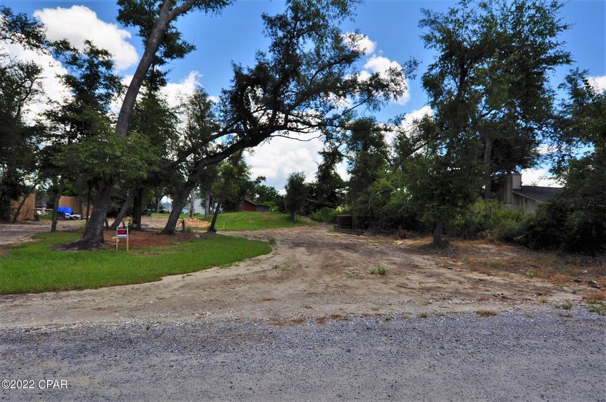 So close to Deerpoint Lake and a public boat ramp!! This approx 100x150 lot would be ideal to build your dream home, Quiet country style living, but you're only 10-15 minutes from town!  And the public boat ramp is only a few blocks from the lot.  All info is approx and must be verified by BUYERS if important.