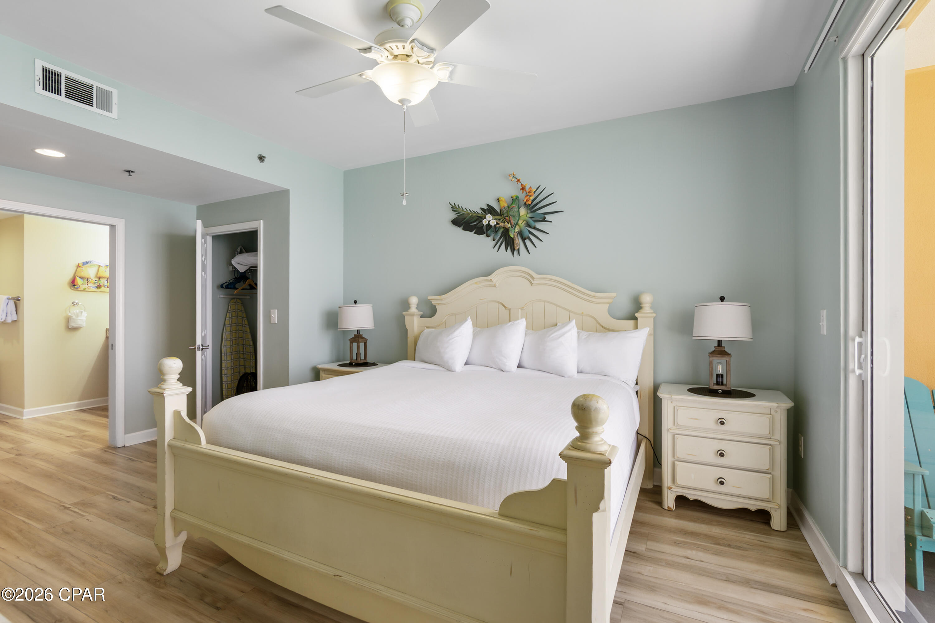 Splash Condo - Residential