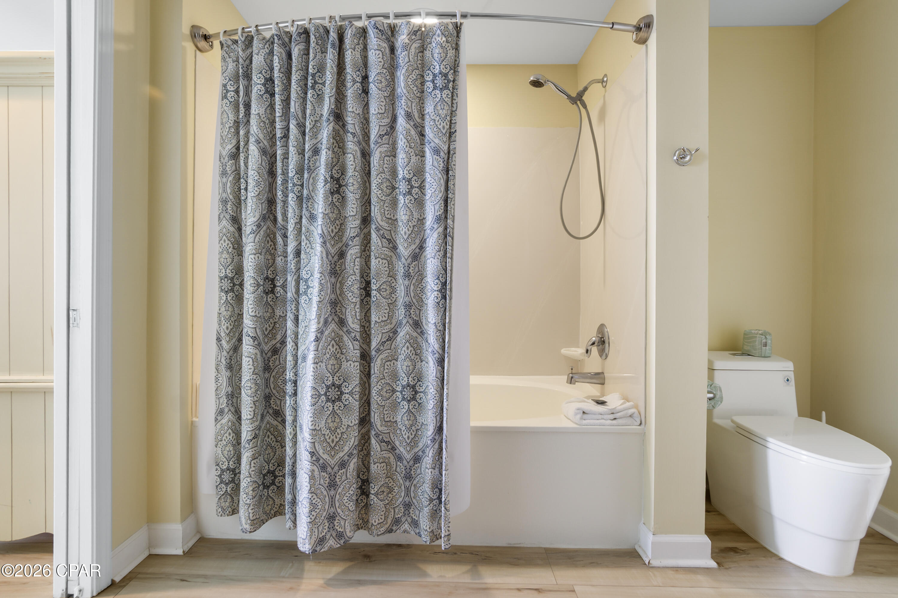 Splash Condo - Residential