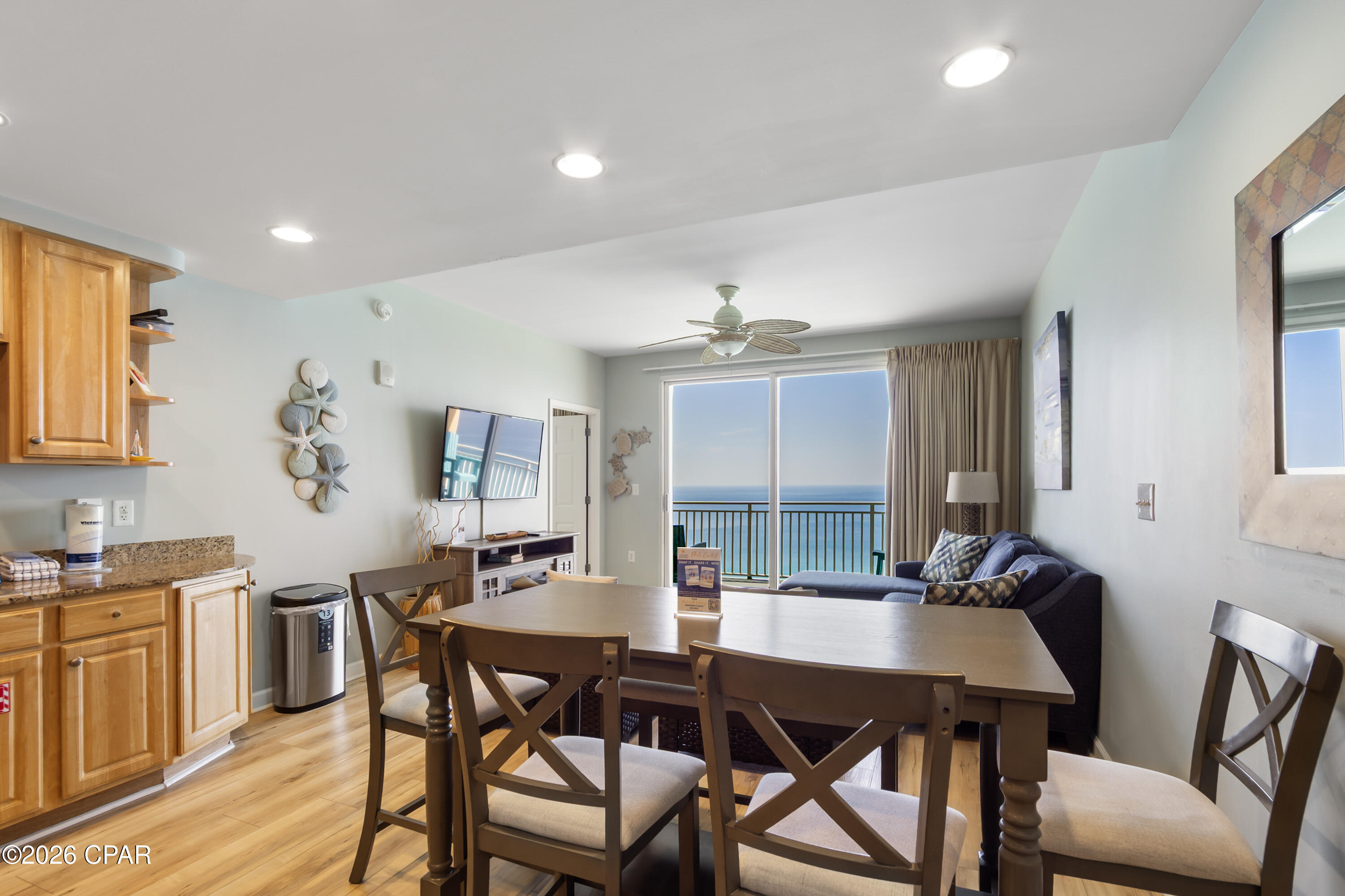 Splash Condo - Residential