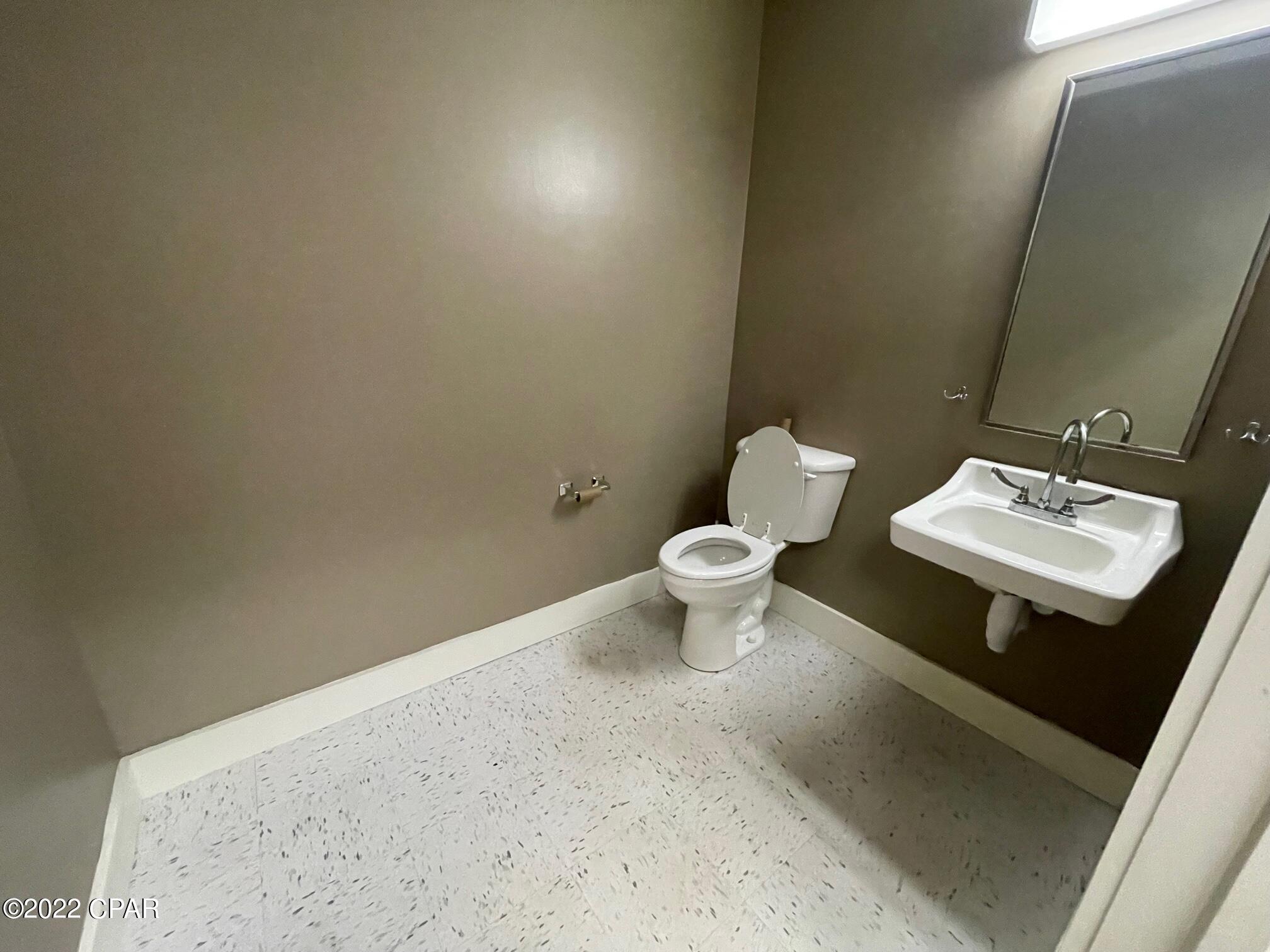 Beach Commerce Park - Commercial Lease