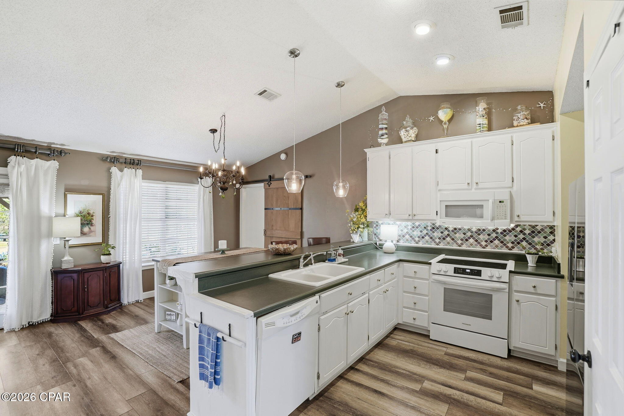 Lake Forest Estates - Residential