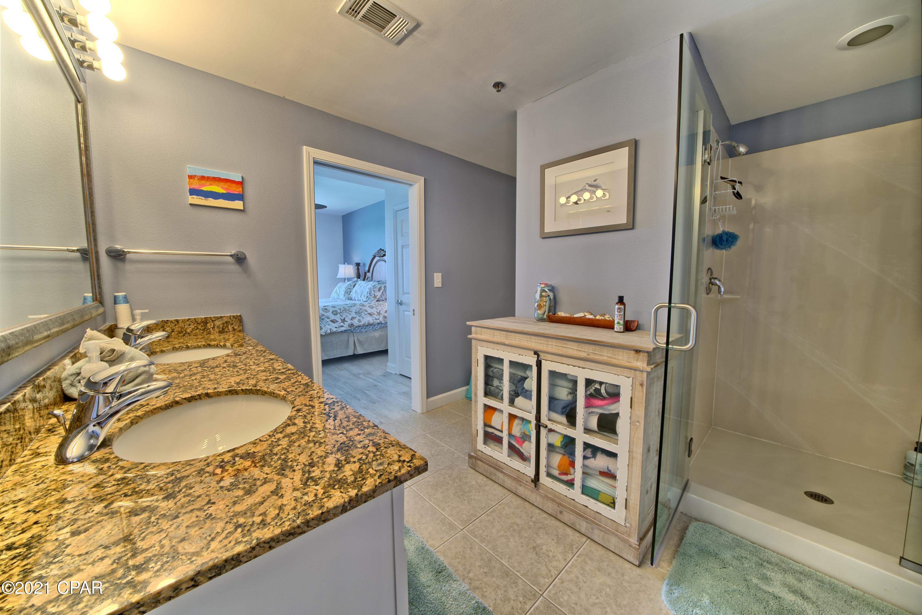 Splash Condo - Residential