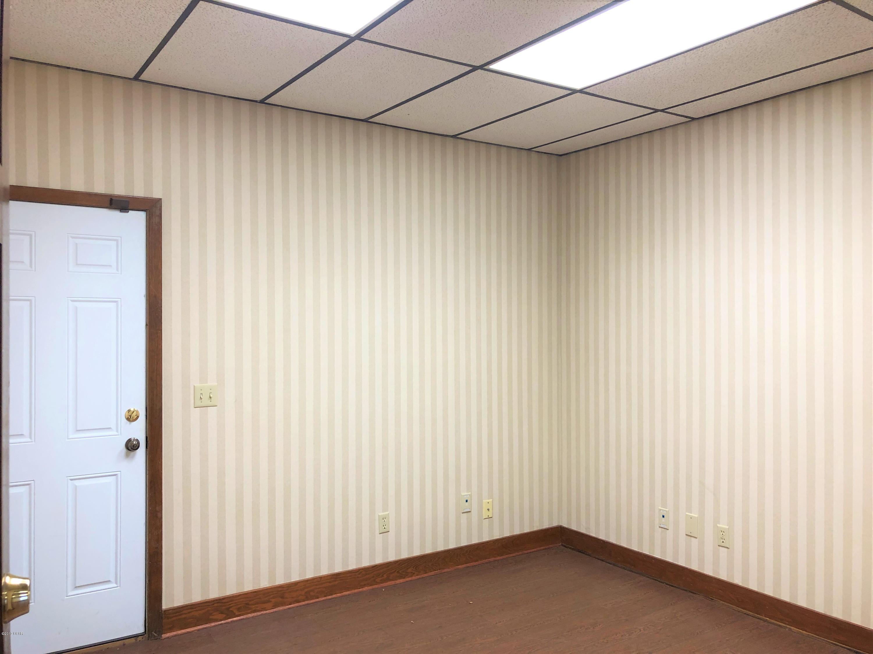 [No Recorded Subdiv] - Commercial Lease