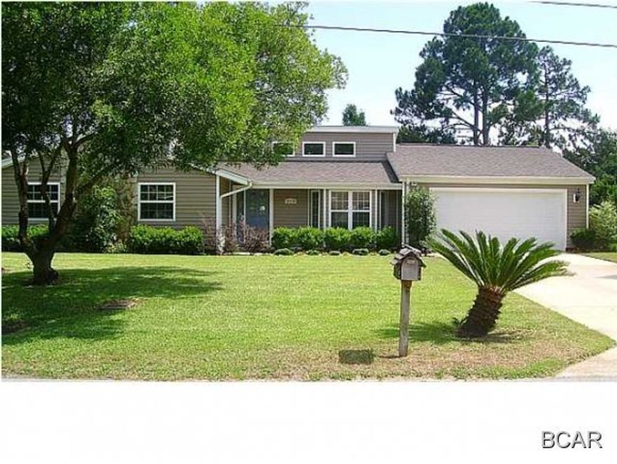 Very nice home with IN-GROUND POOL, ceramic tile and carpet, open floor plan, large den and living room, foyer, eat-in kitchen, lots of upgrades, privacy fenced back yard, sprinkler system, and 2-car garage.