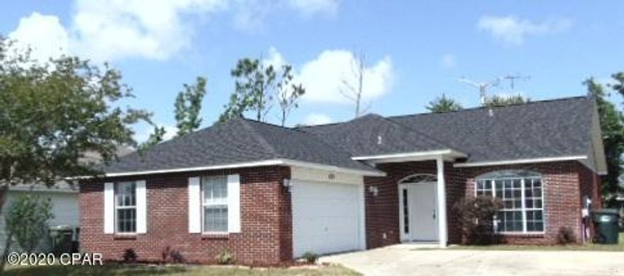 Timbers Crossing!

Nice 3 bedroom 2 bath 2 car garage!

This home features a split bedroom floor plan, newly painted, new carpet, living area, formal dining area, breakfast area, laundry room, sprinkler system, covered patio and oversized garage.