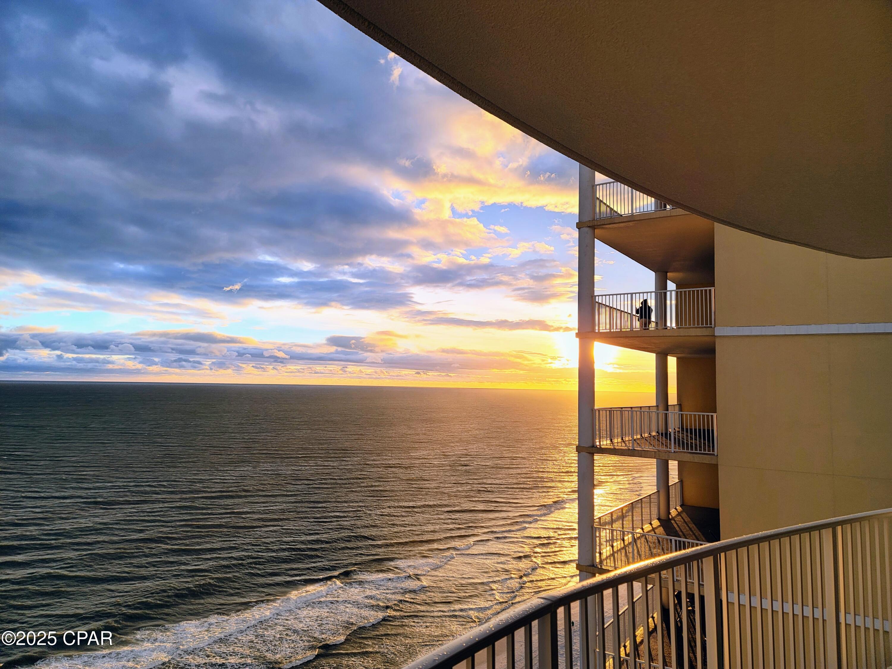 Twin Palms Resort - Residential