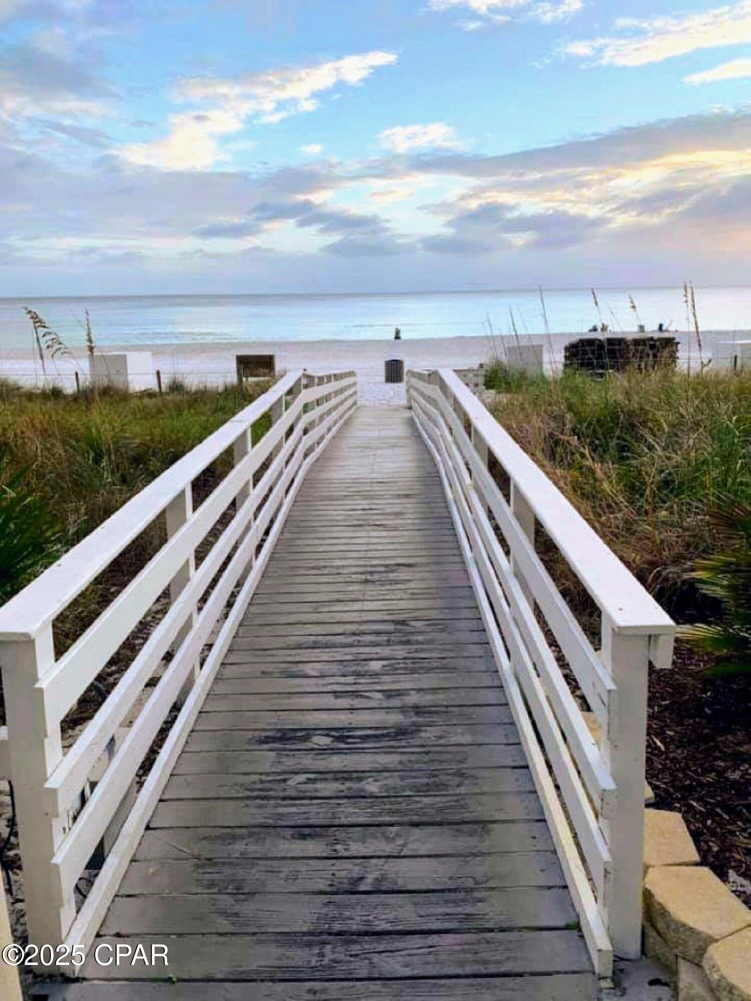 Twin Palms Resort - Residential