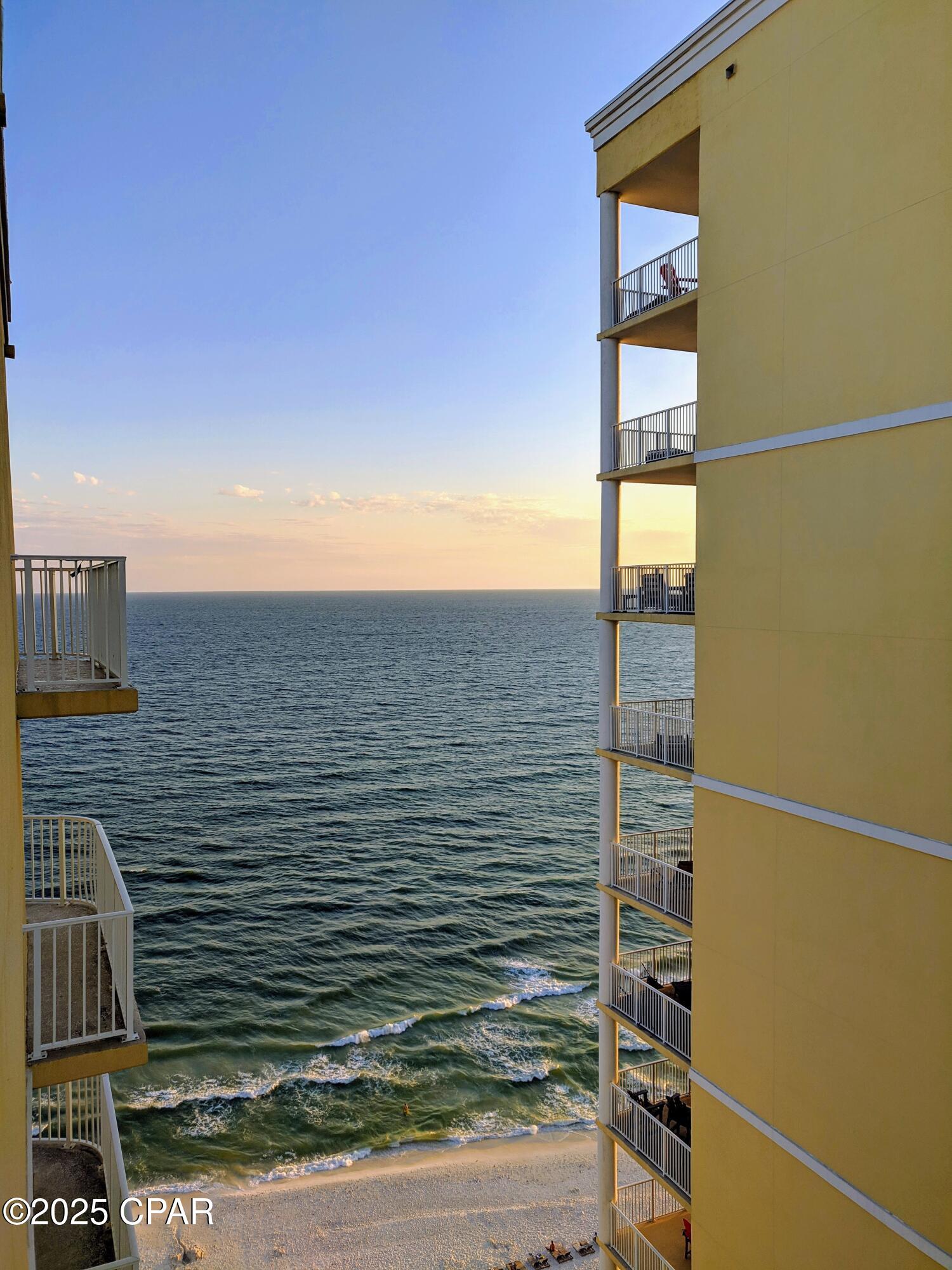 Twin Palms Resort - Residential