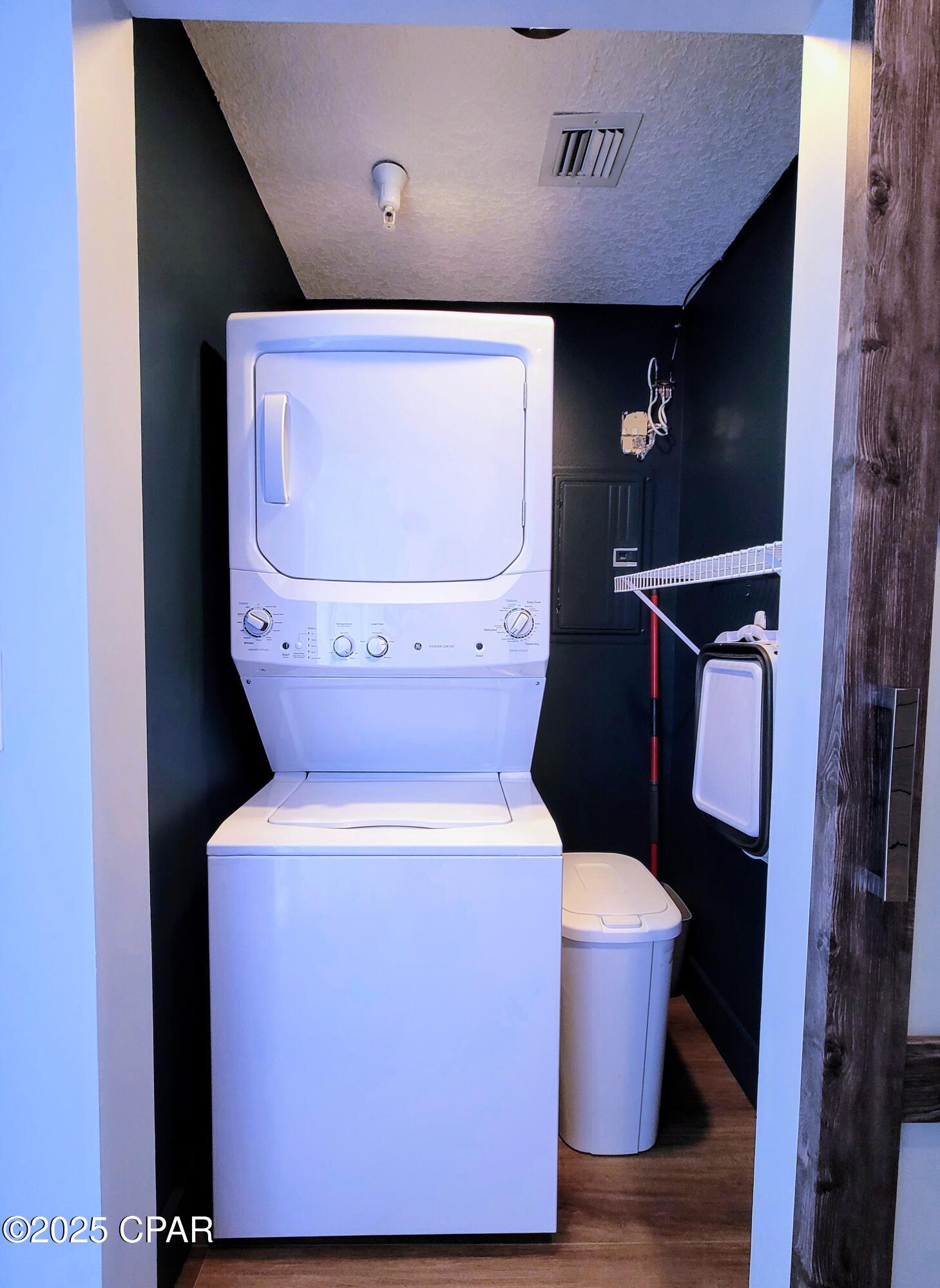 Twin Palms Resort - Residential