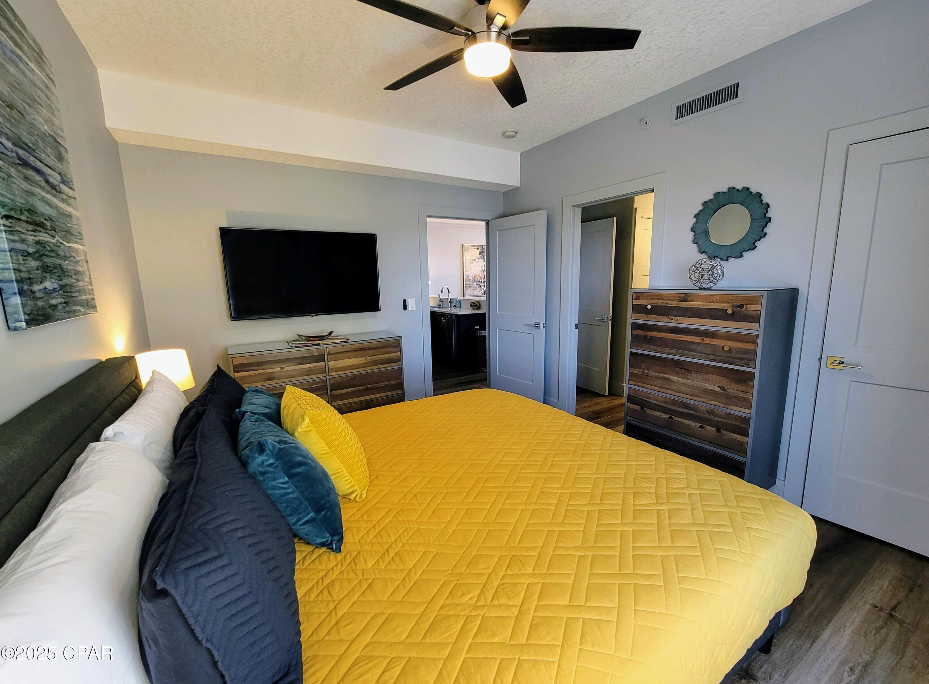 Twin Palms Resort - Residential