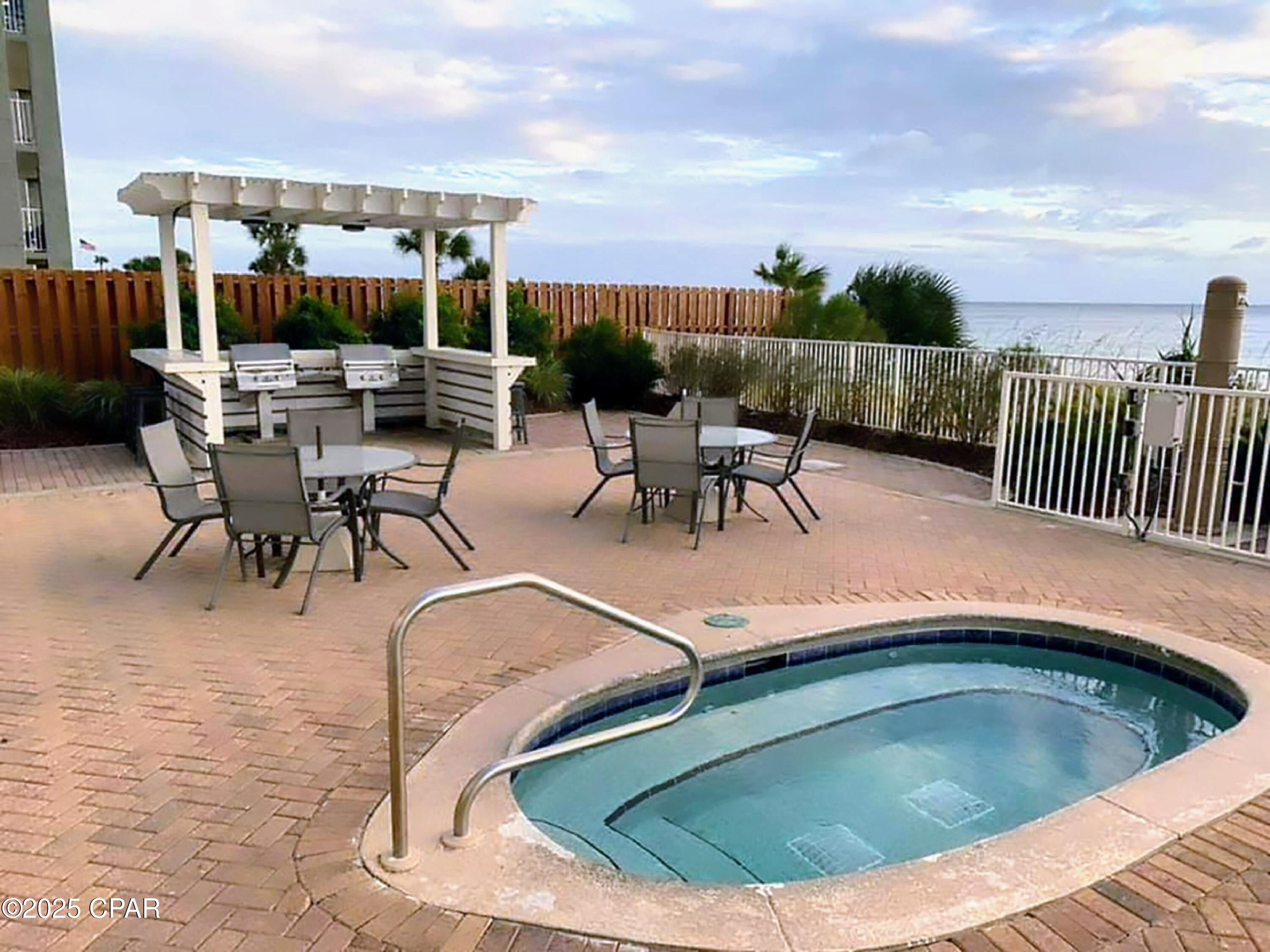 Twin Palms Resort - Residential