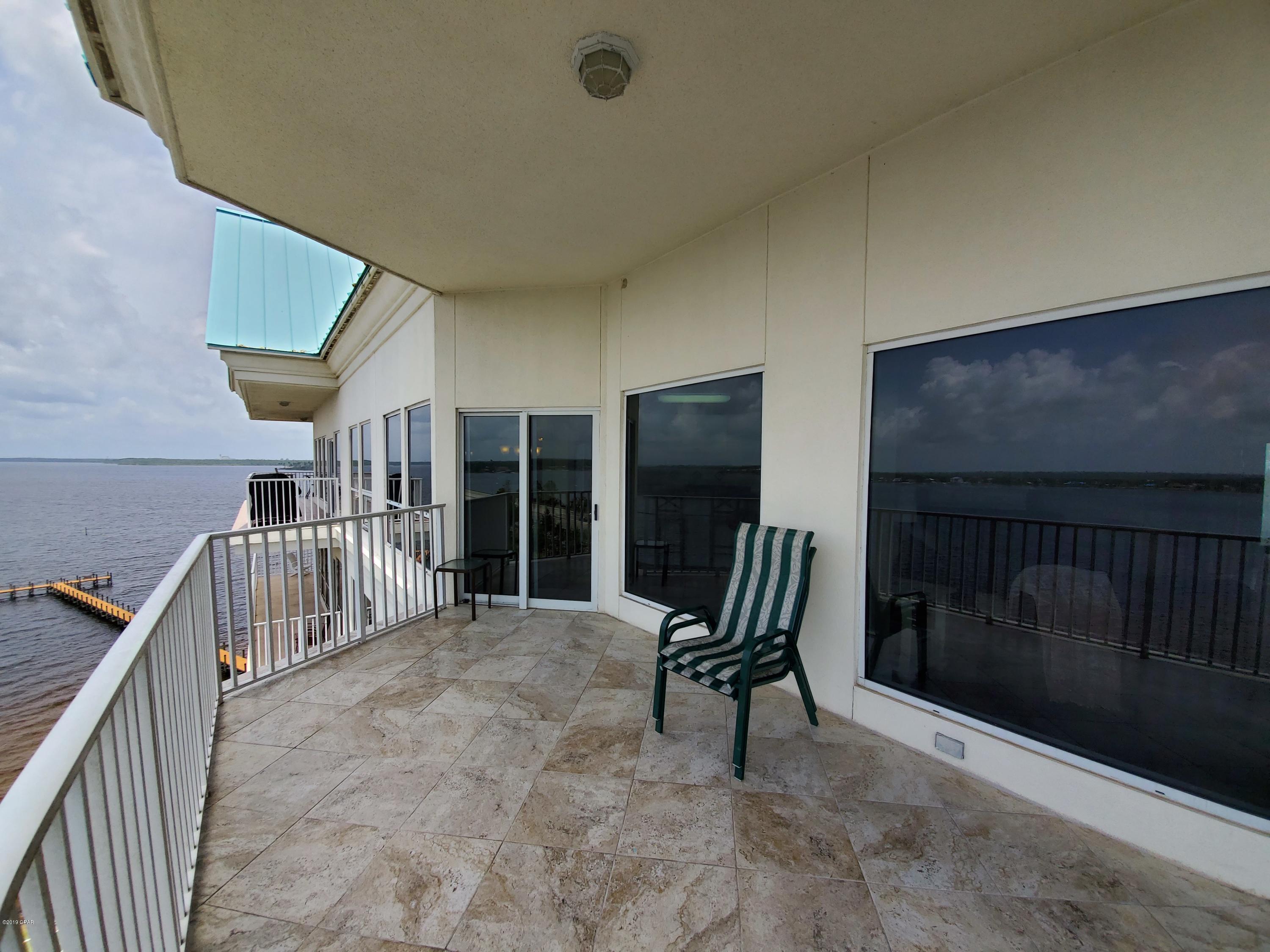 Marina Bay Condo - Residential