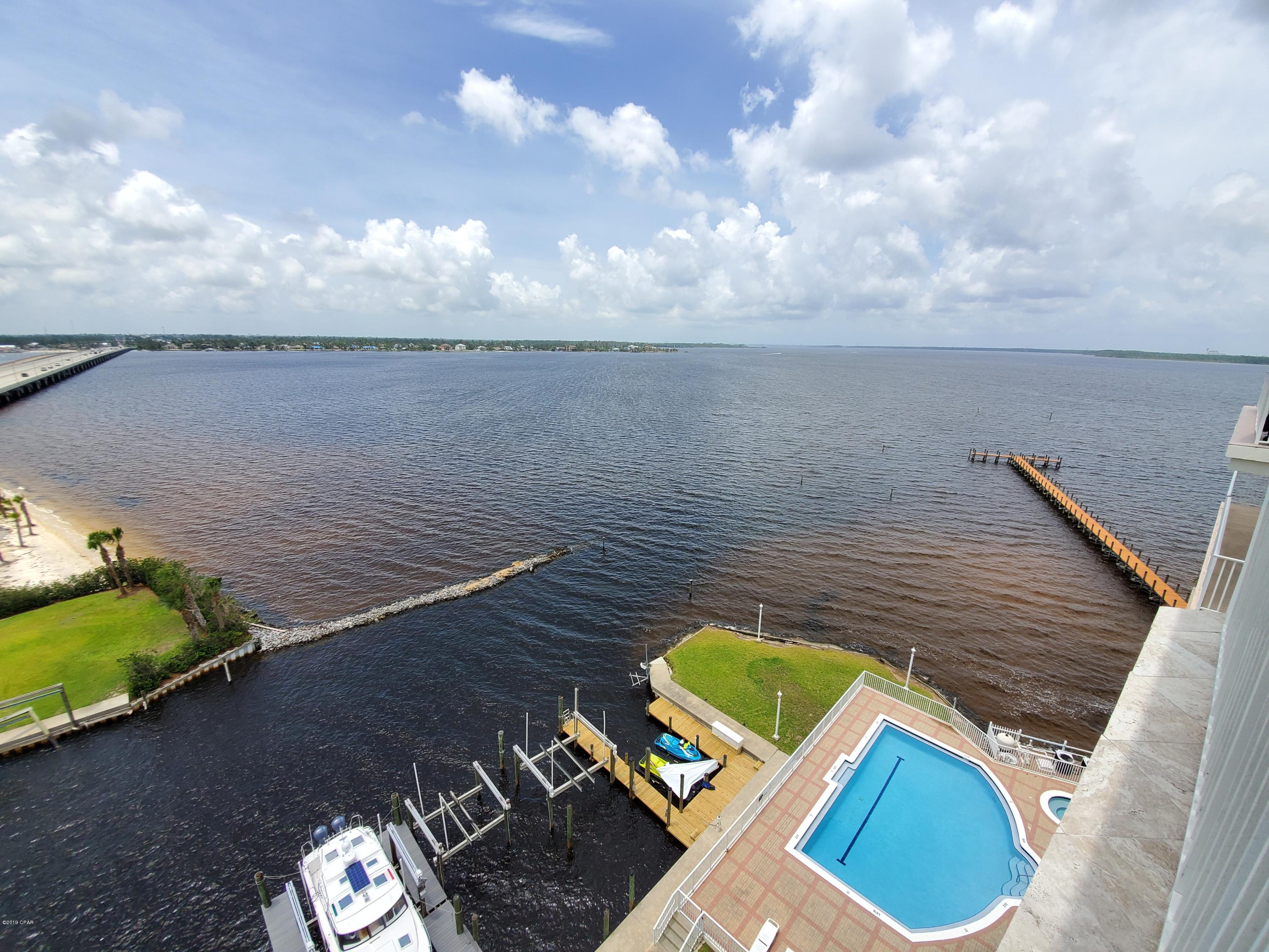 Marina Bay Condo - Residential