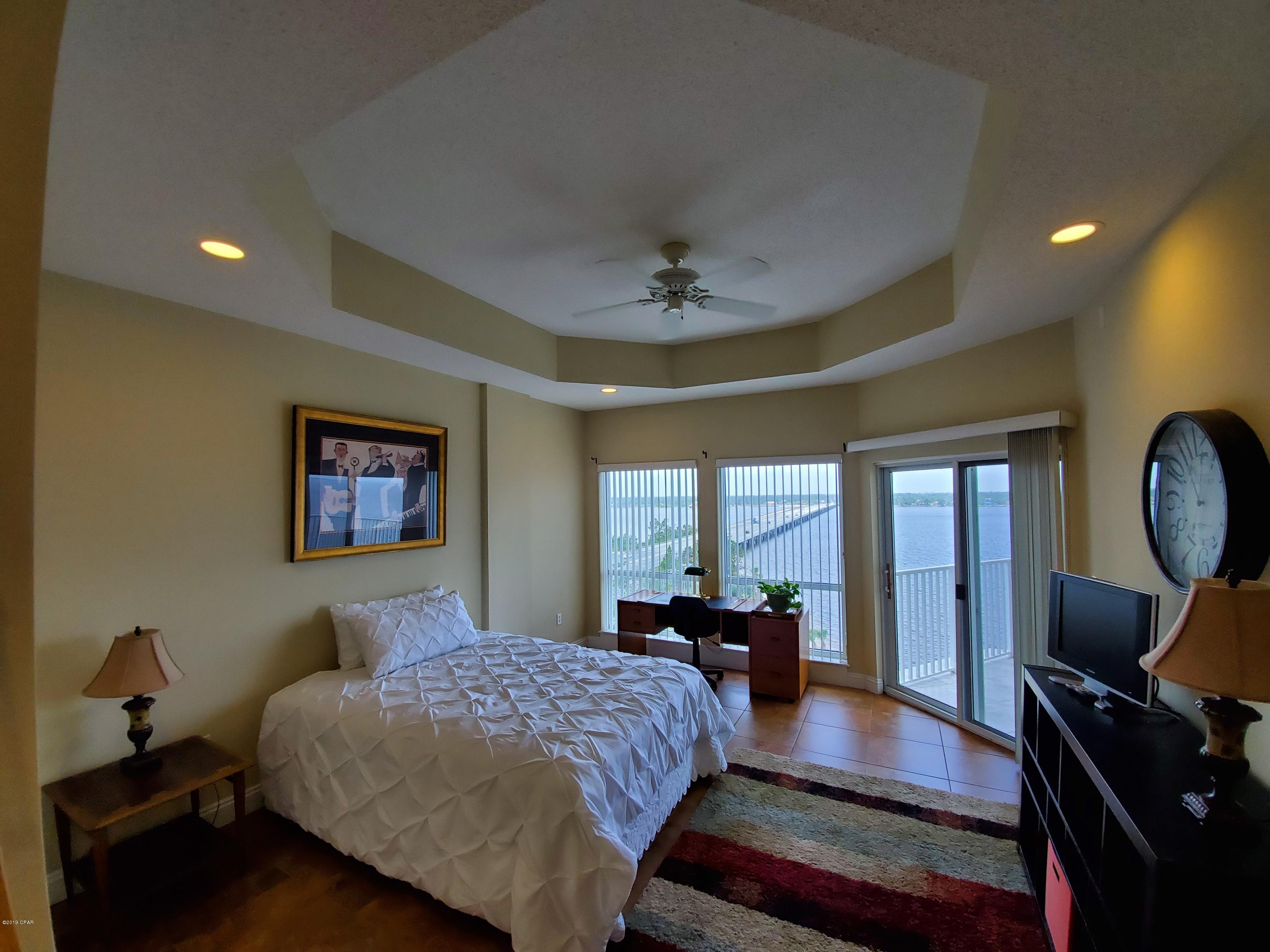 Marina Bay Condo - Residential