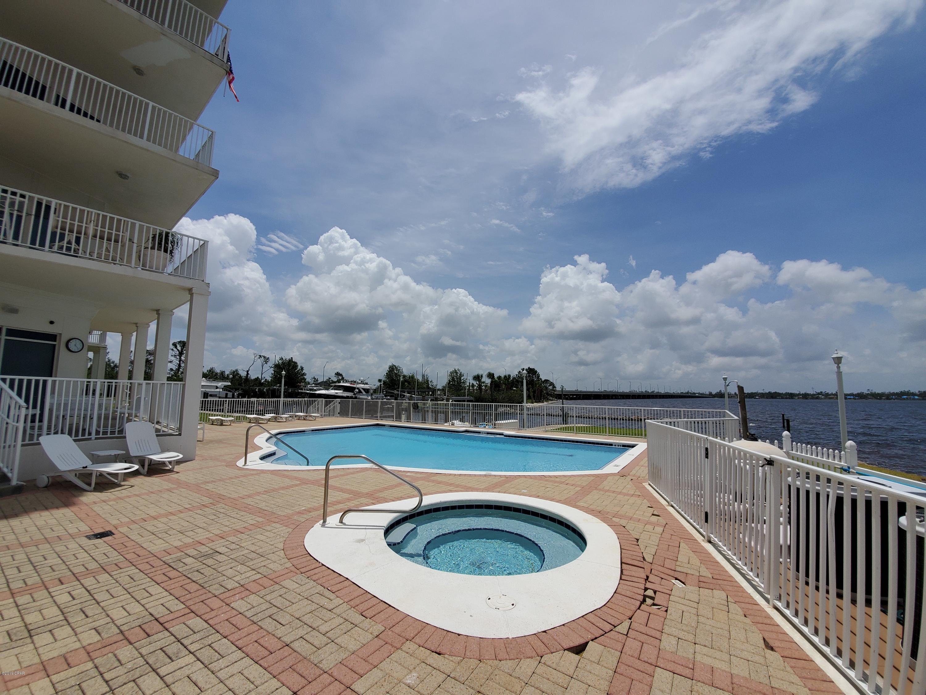 Marina Bay Condo - Residential