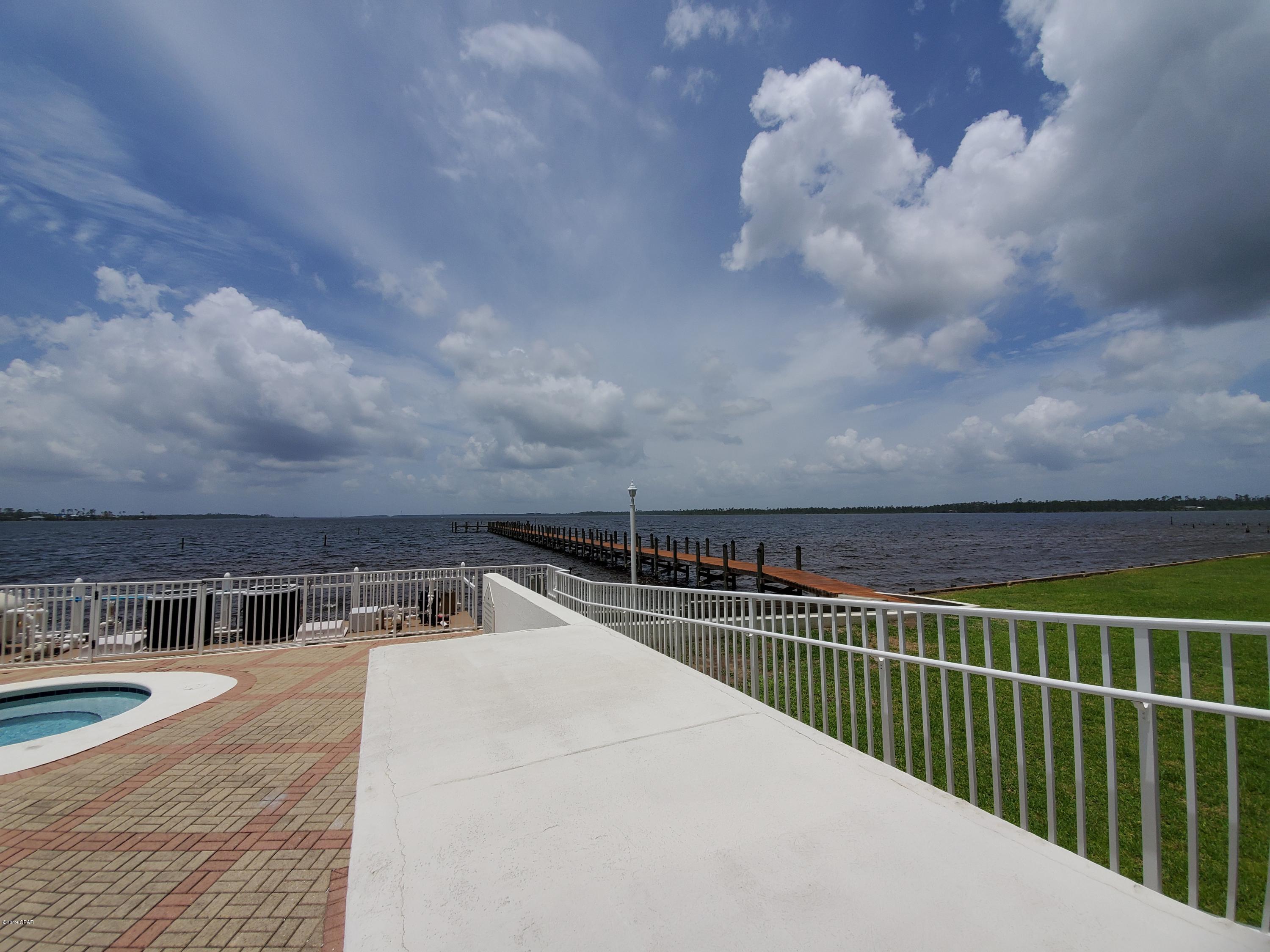 Marina Bay Condo - Residential